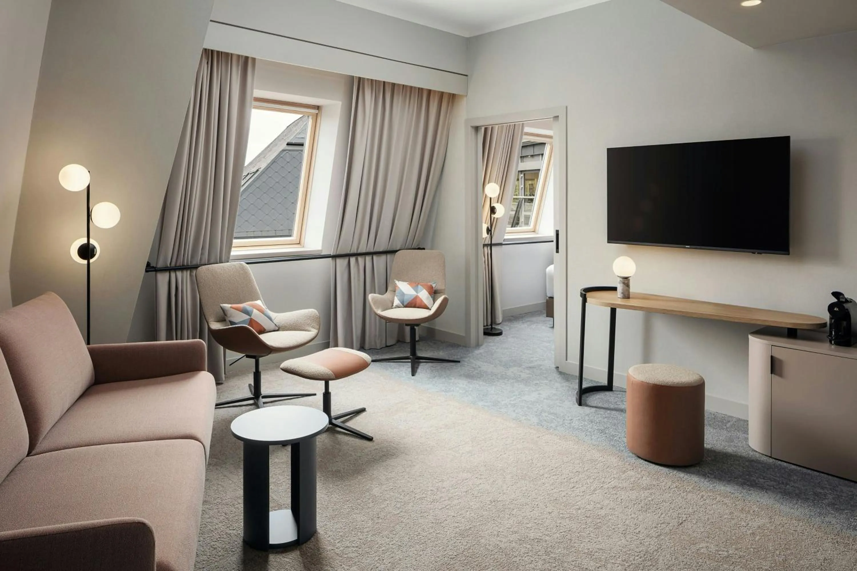 Living room in Courtyard by Marriott Pilsen