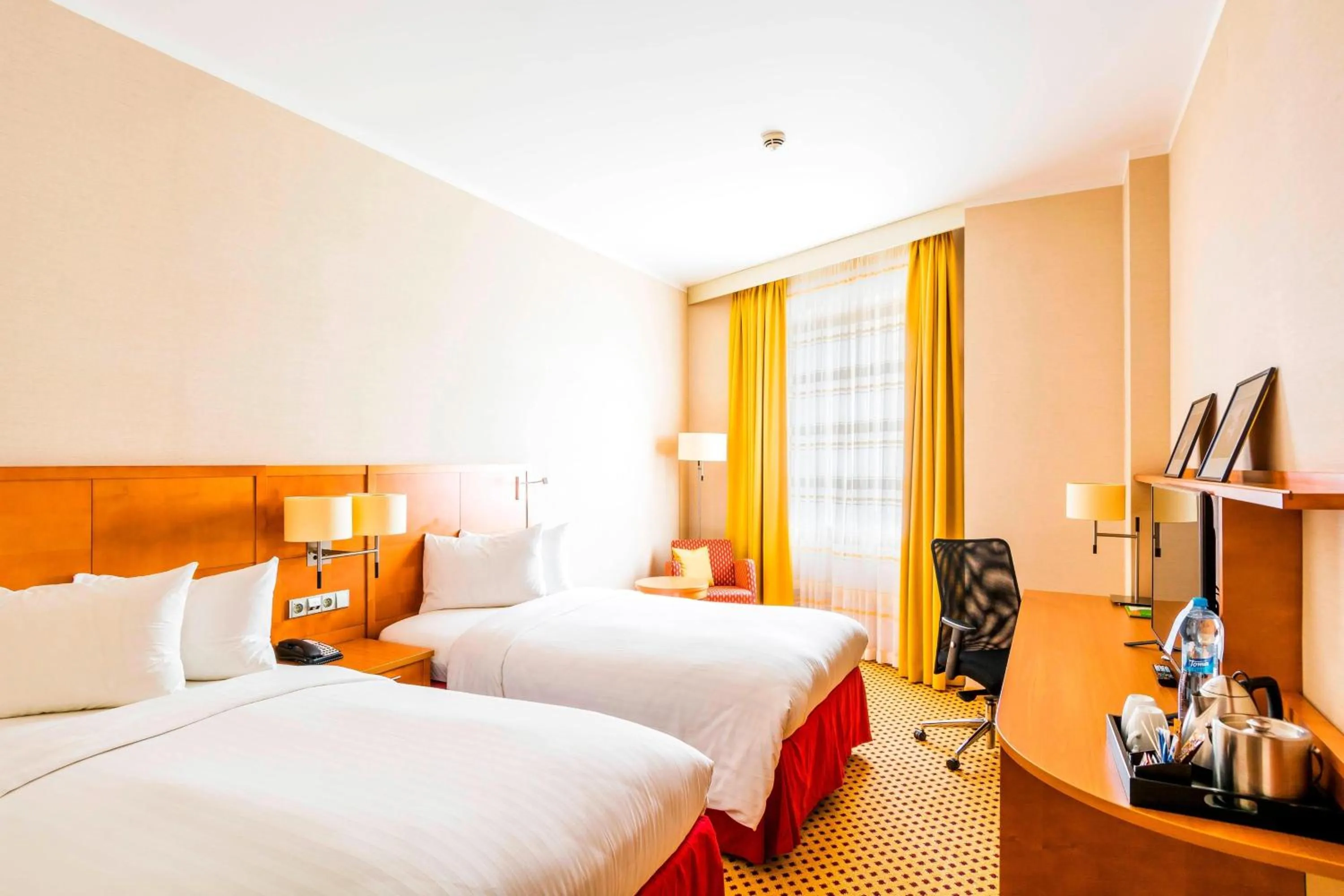 Photo of the whole room, Bed in Courtyard by Marriott Pilsen