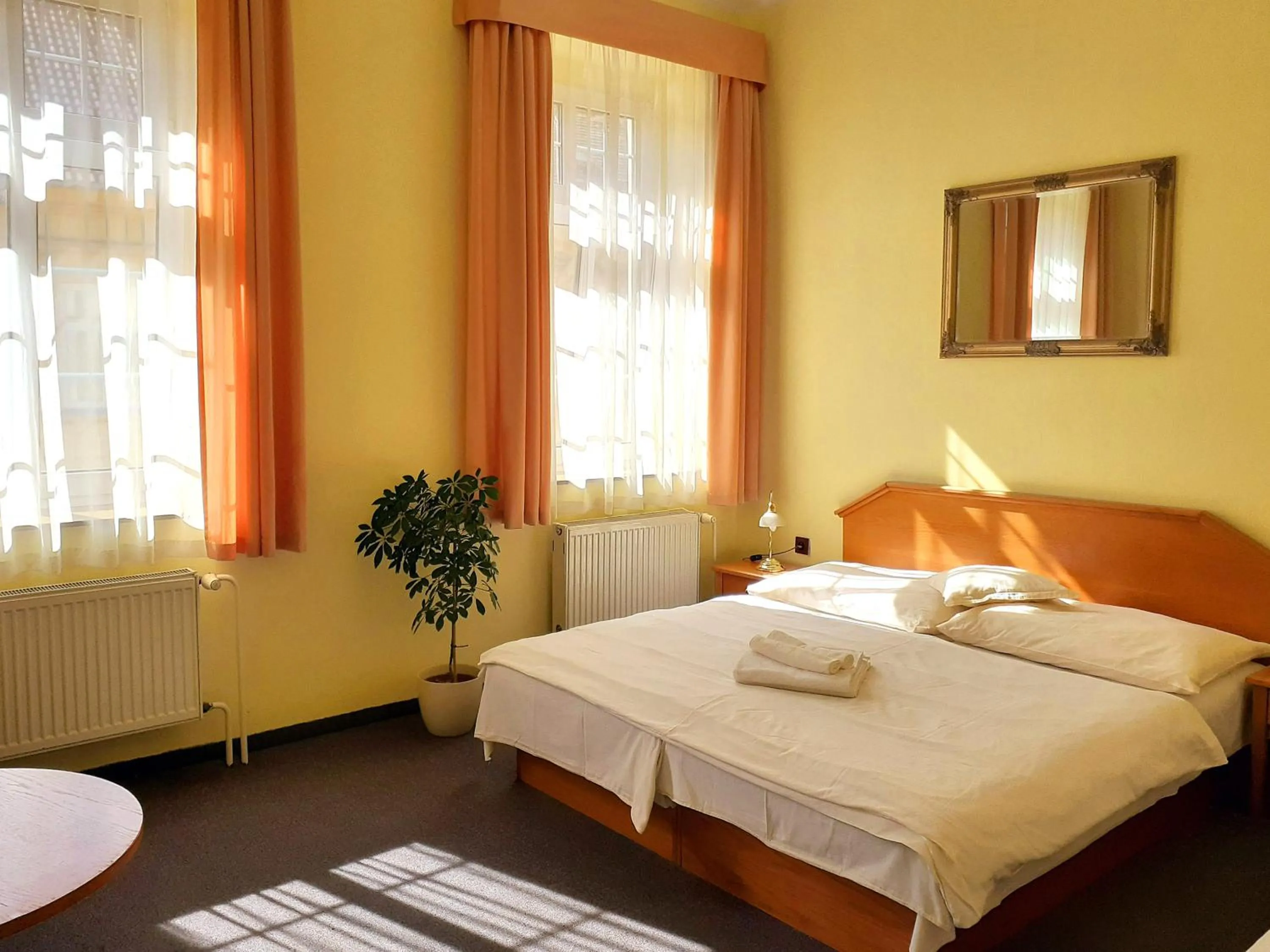 Bedroom, Bed in Hotel Casanova