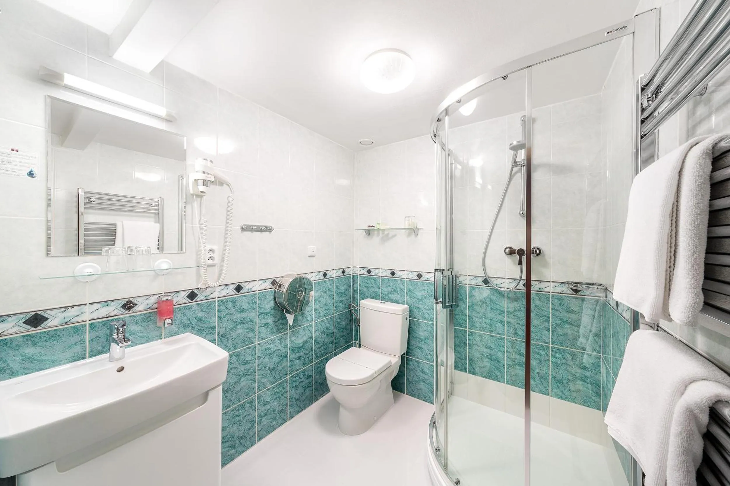 Shower in Hotel Sněžka