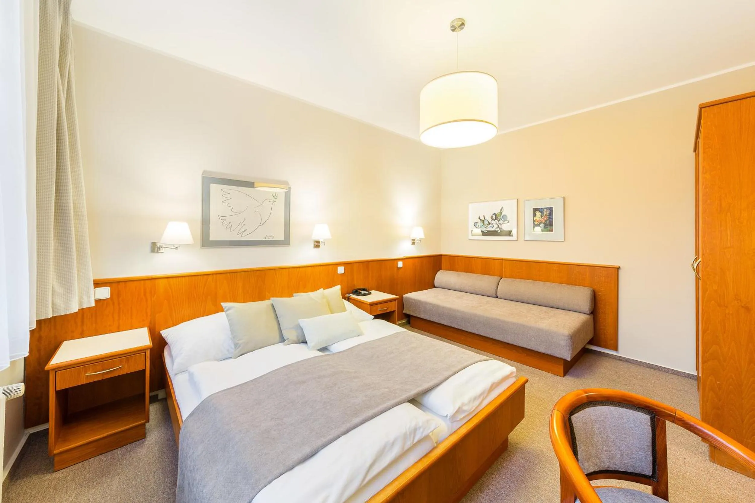 Bedroom, Bed in Hotel Sněžka