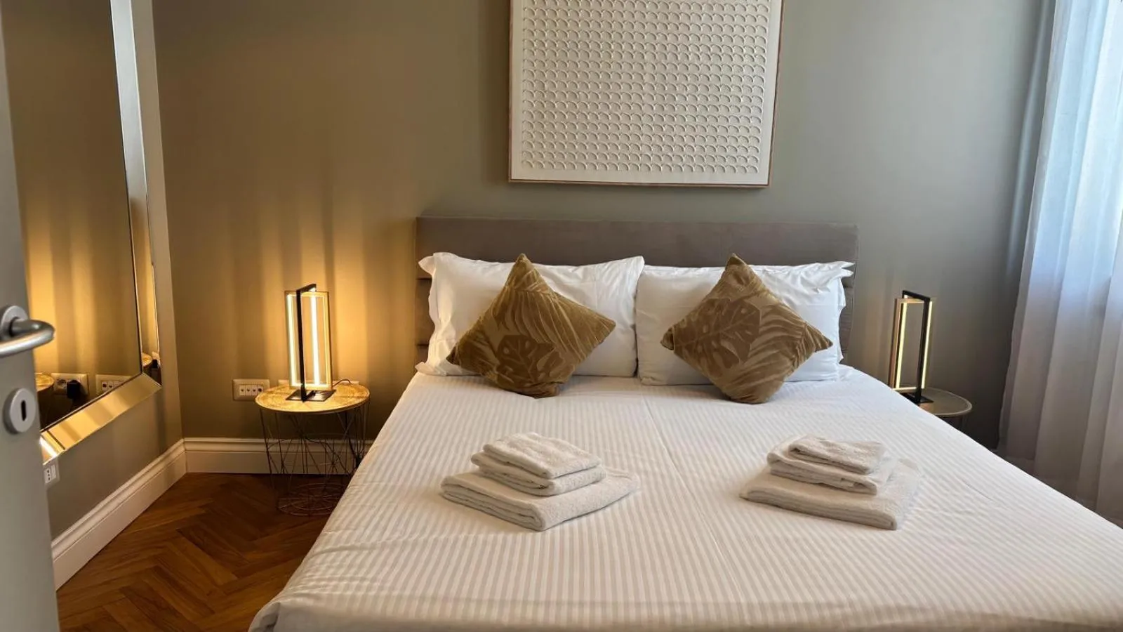 Bedroom, Bed in Heart Milan Apartments Sforza Duomo