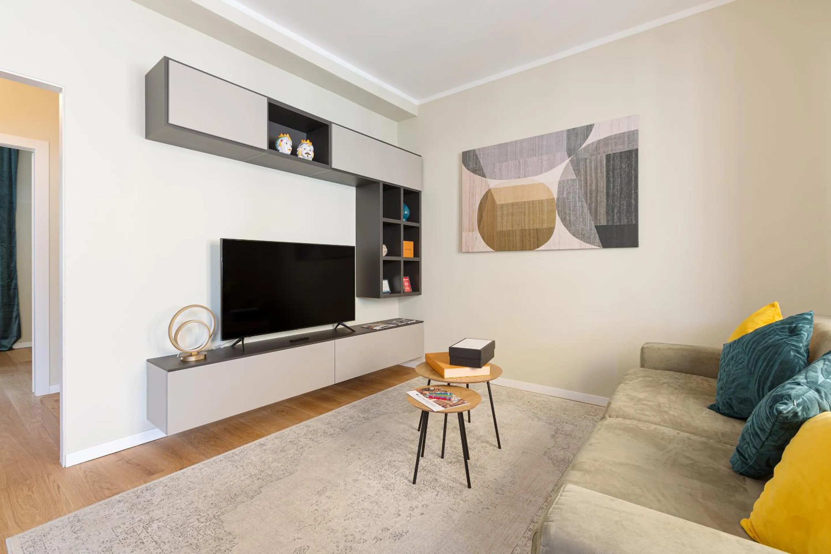 TV and multimedia in Heart Milan Apartments Sforza Duomo