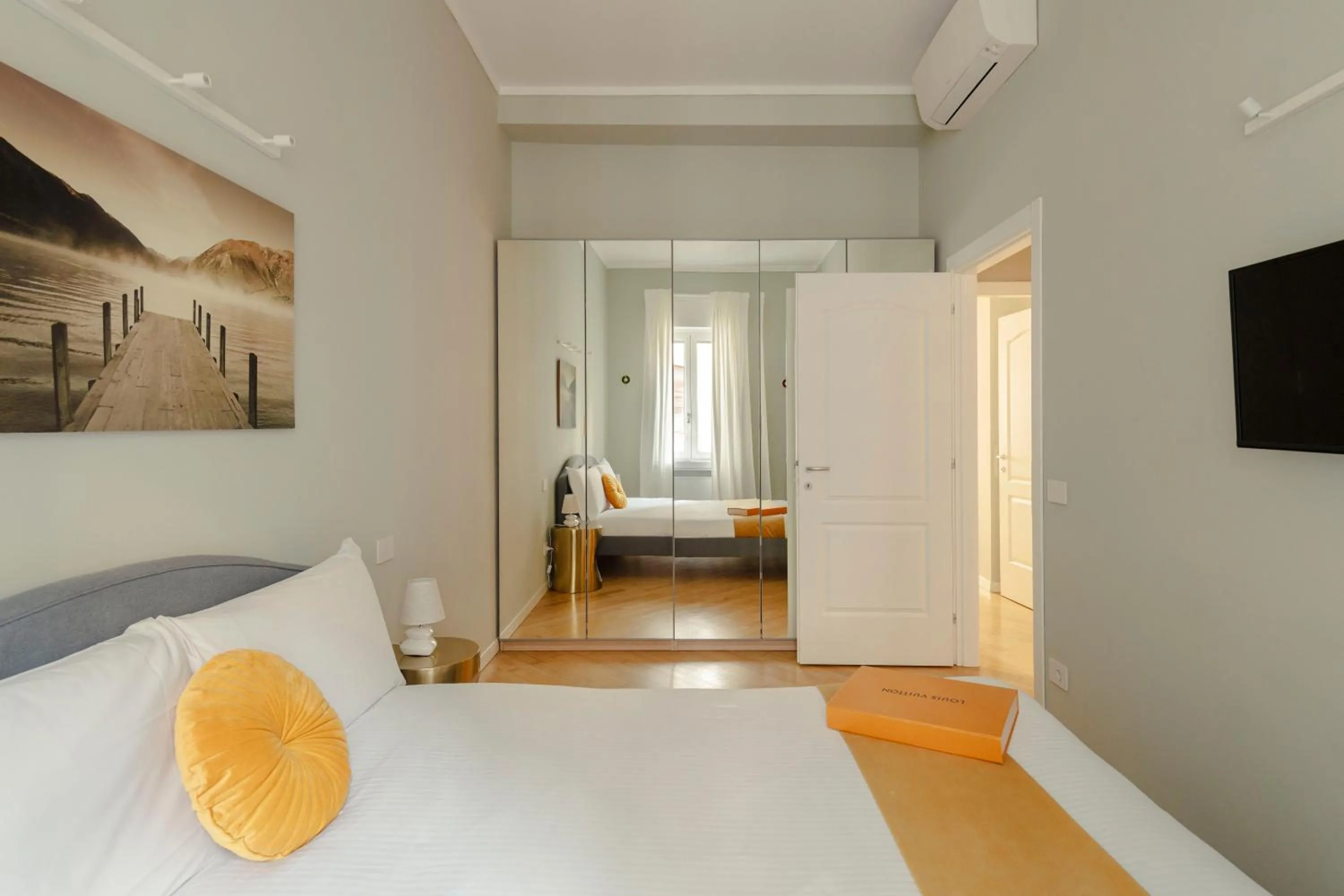 Bedroom, Bed in Heart Milan Apartments Sforza Duomo