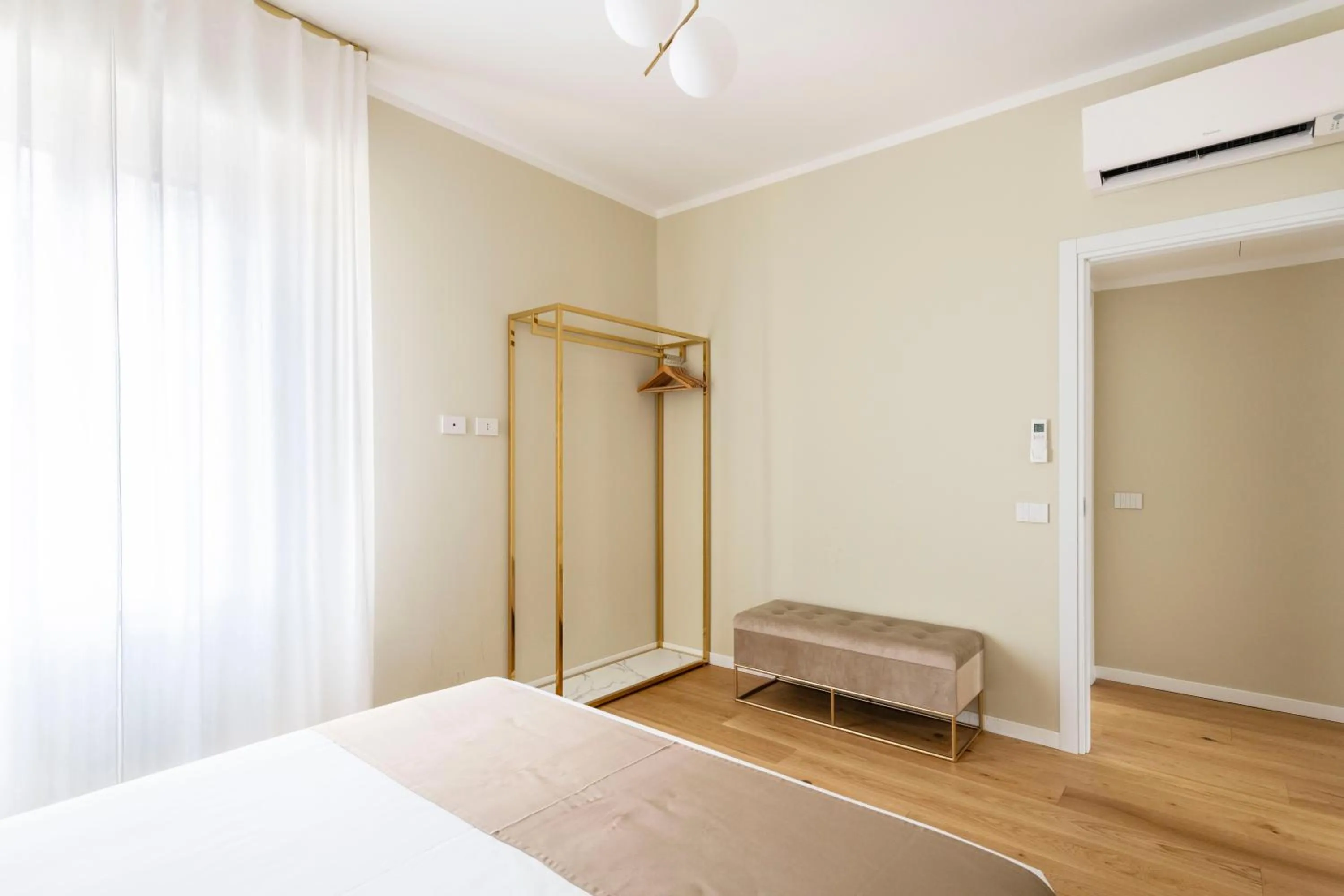 Bedroom, Bed in Heart Milan Apartments Sforza Duomo