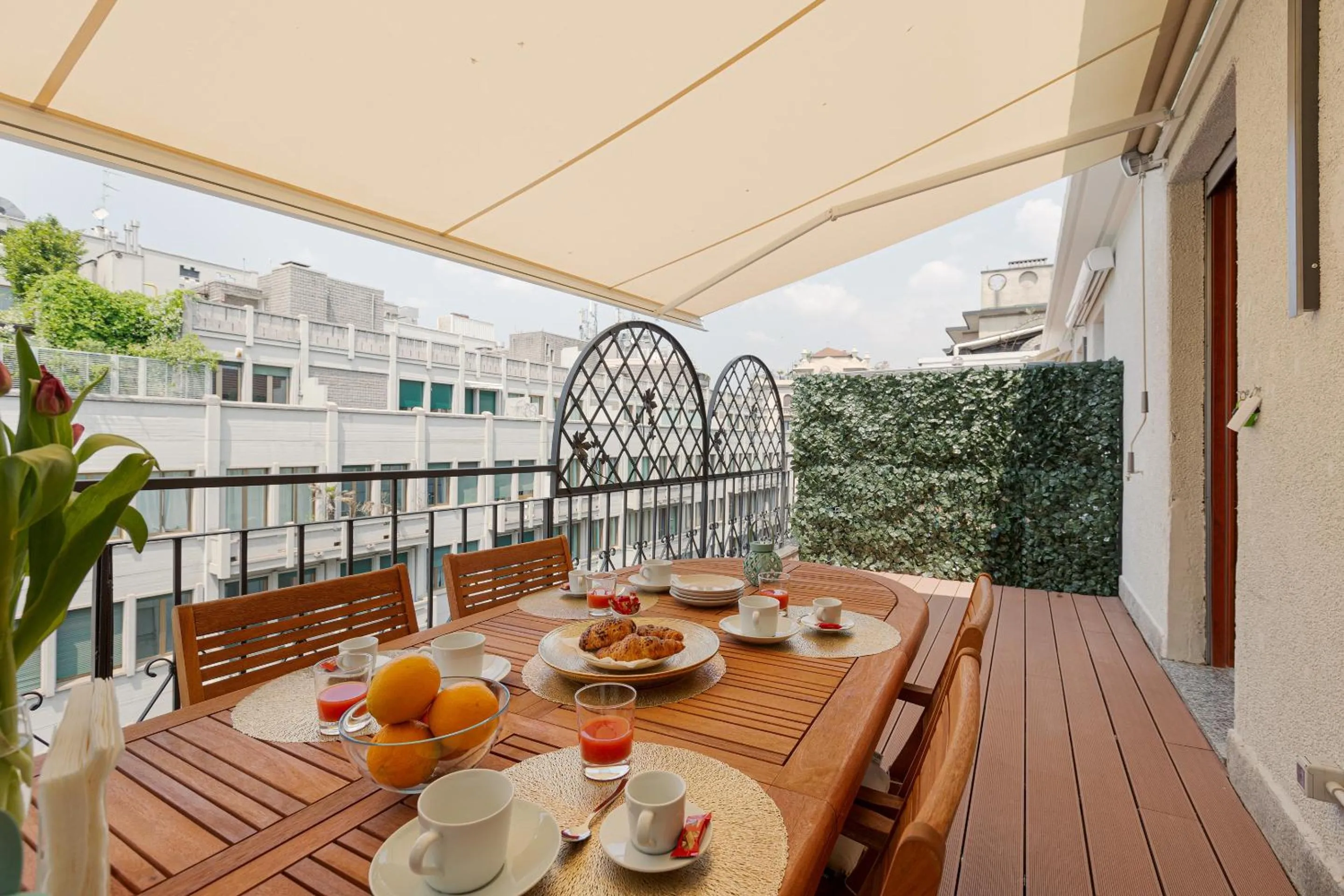 Balcony/Terrace in Heart Milan Apartments Sforza Duomo