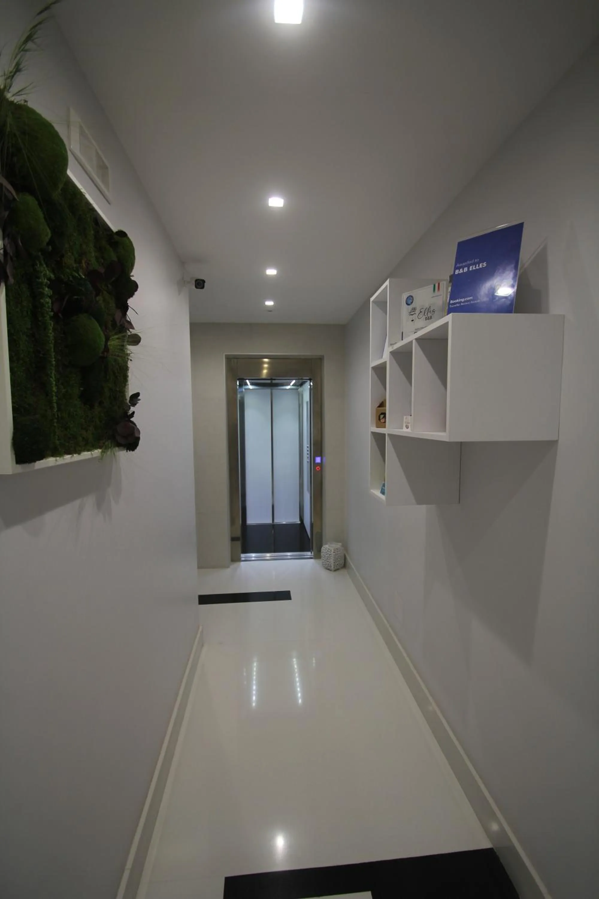 Facade/entrance in B&B Elles con parcheggio interno