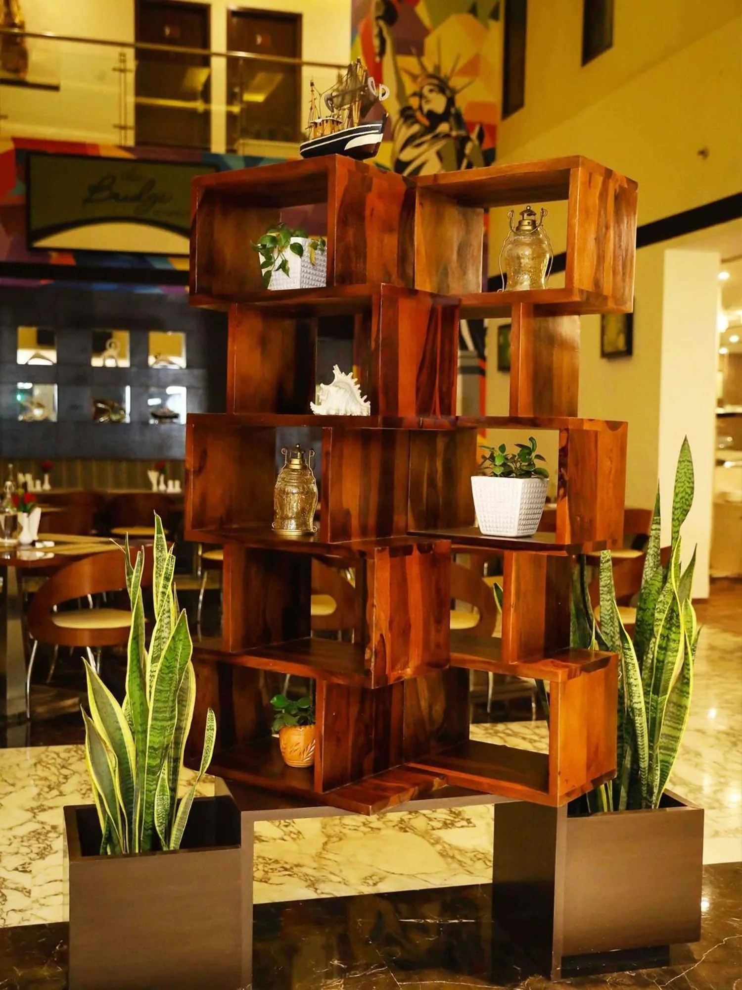 Decorative detail in Hotel DS Clarks Inn Gurgaon