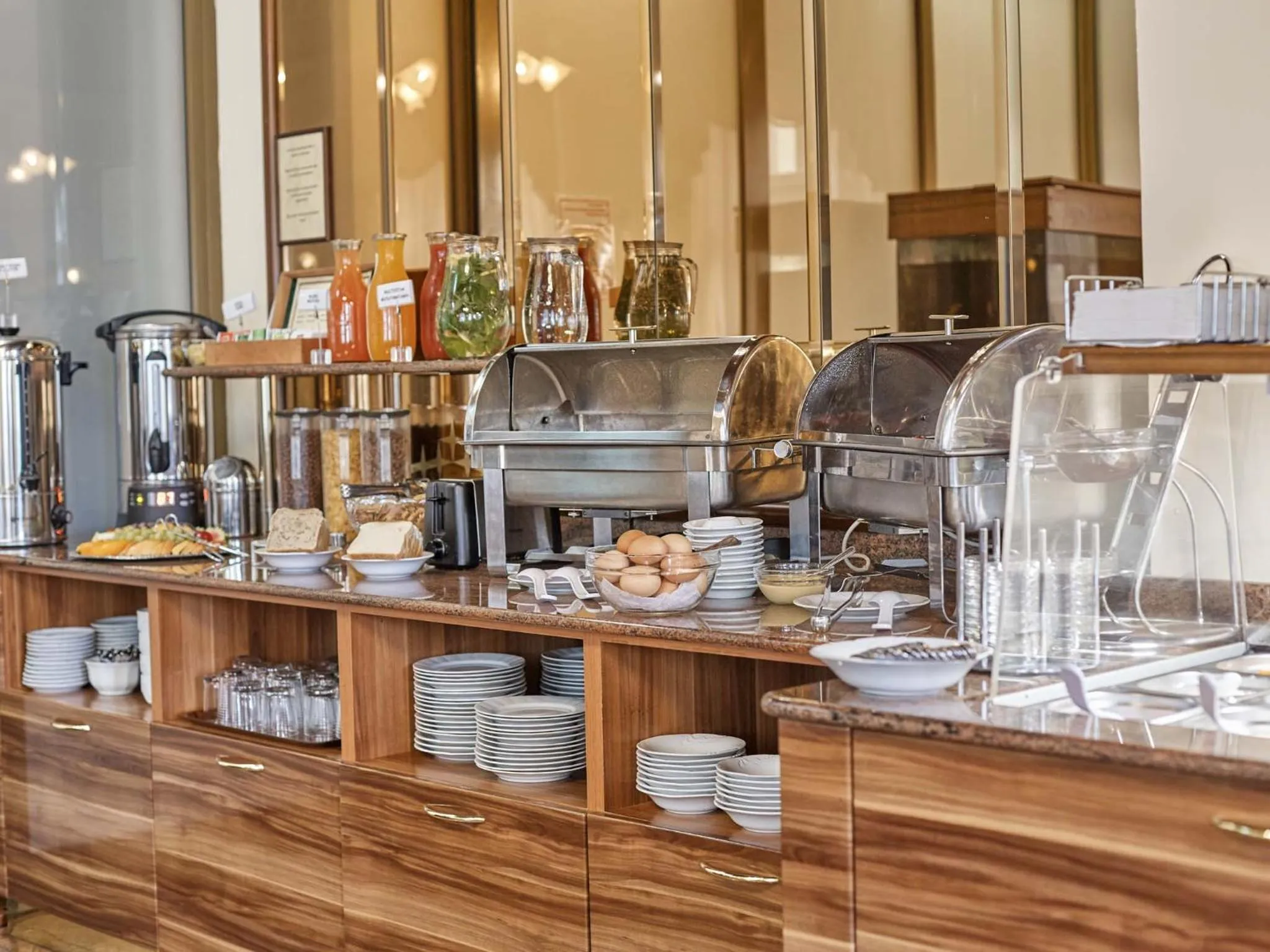 Buffet breakfast in Hotel Sirius