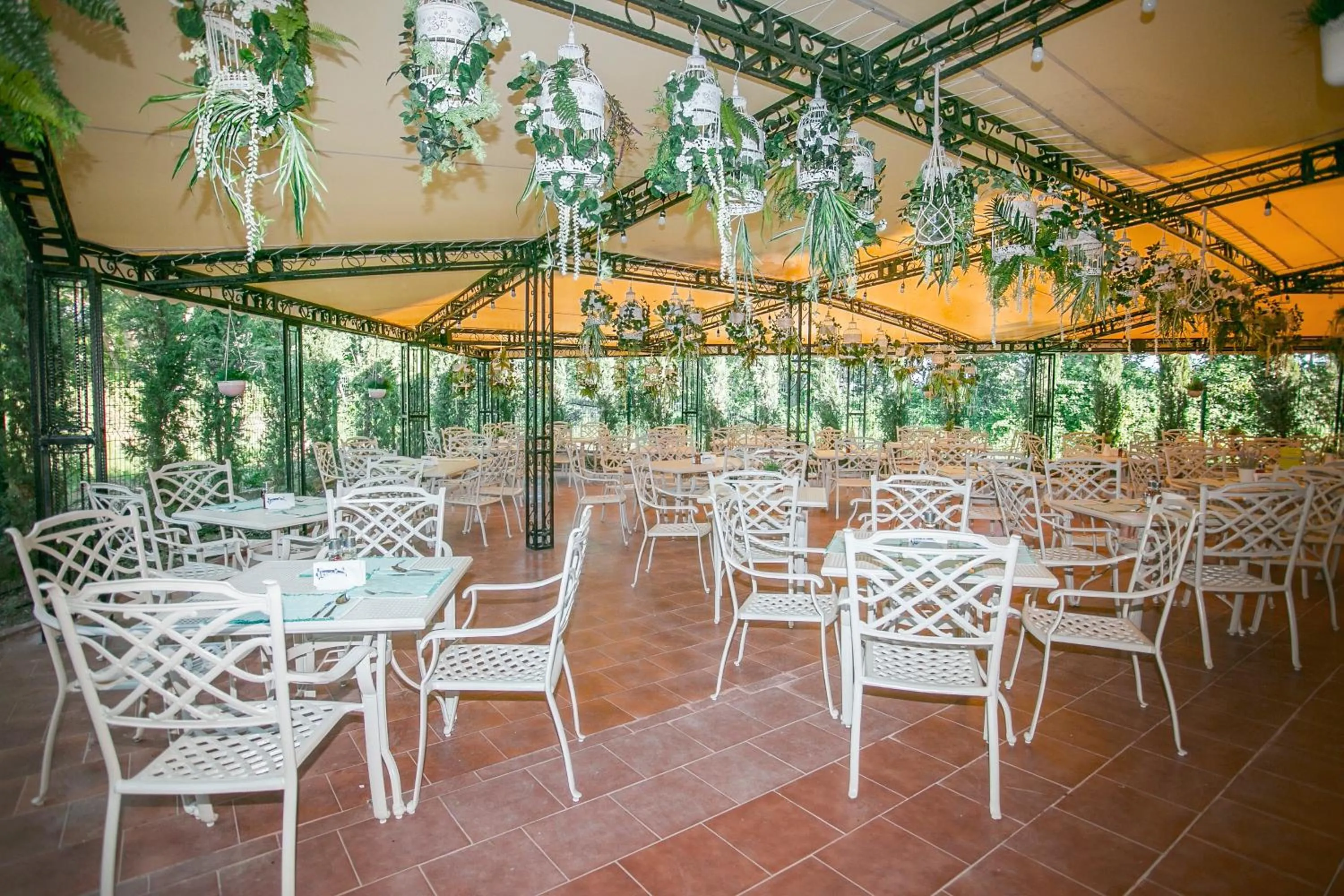 Restaurant/places to eat in Touristic Complex Hacienda Beach Apartments Sozopol