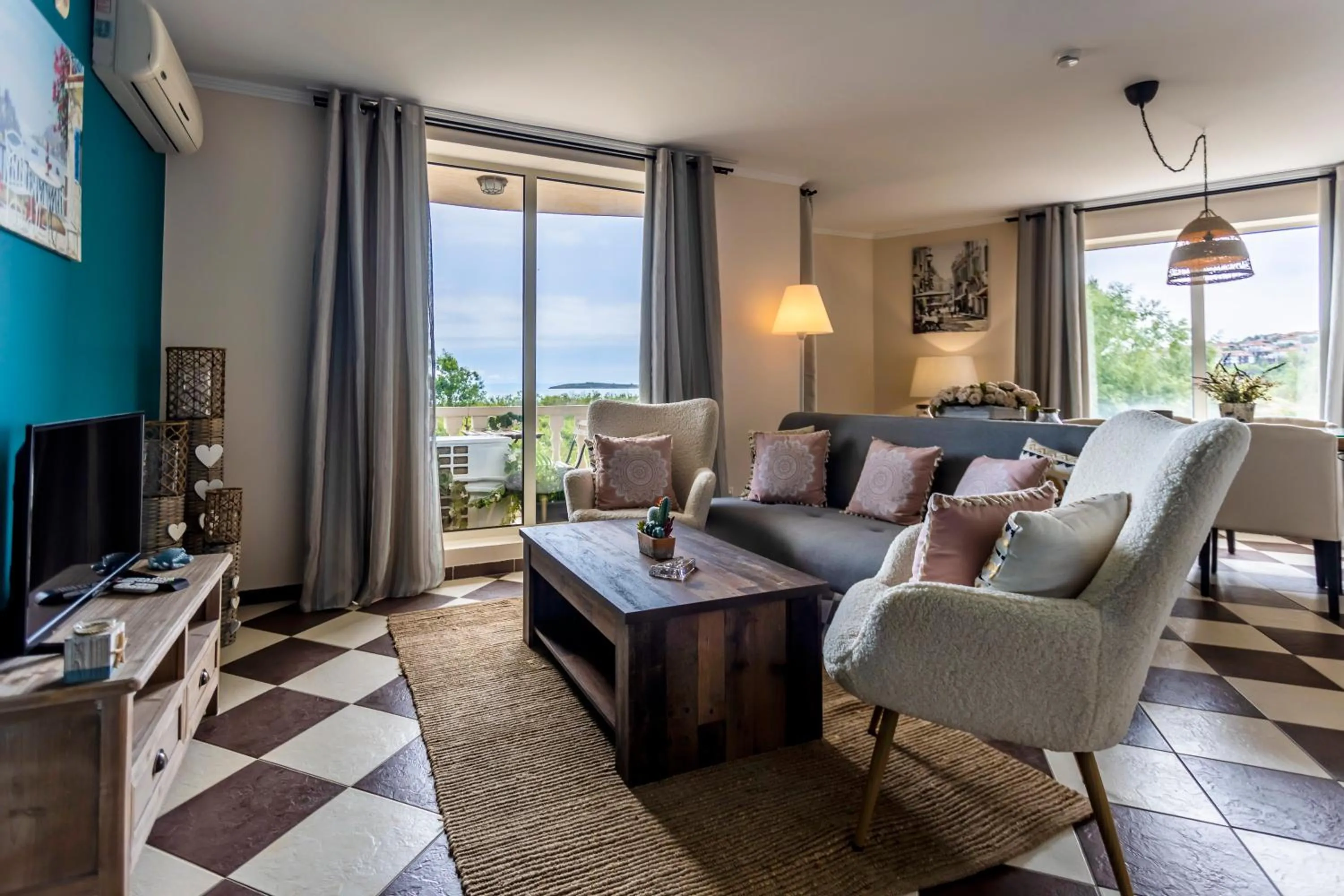 TV and multimedia in Touristic Complex Hacienda Beach Apartments Sozopol