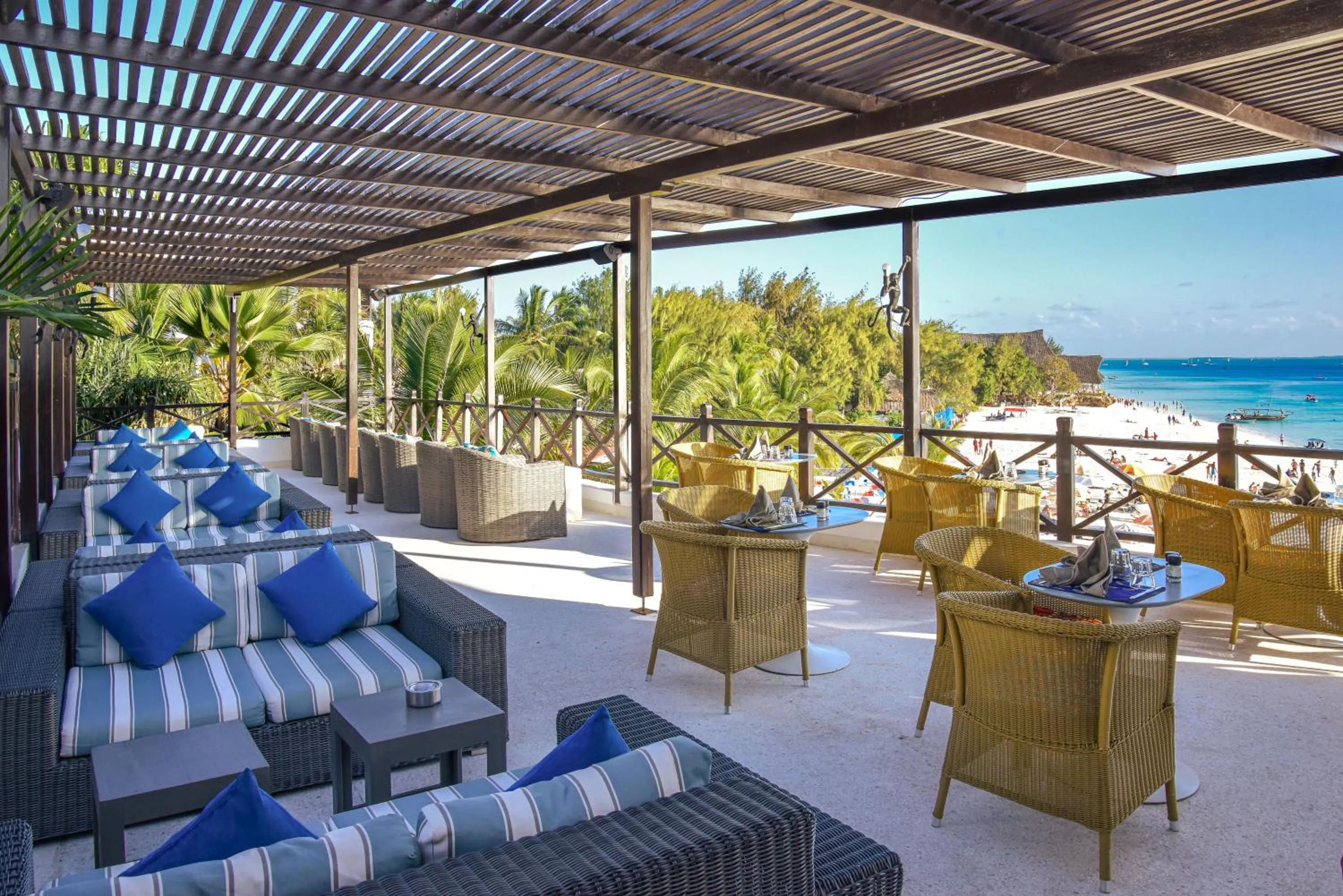 Restaurant/places to eat in Z Hotel & Z2 Hotel