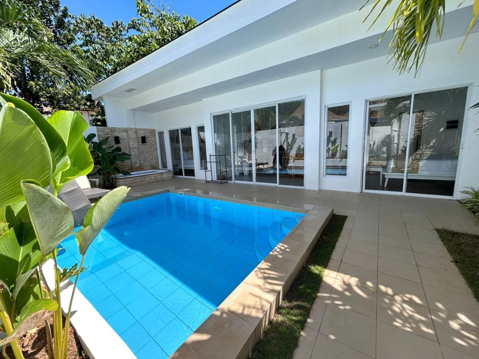 Swimming pool in Pineale Villas, Resort and Spa
