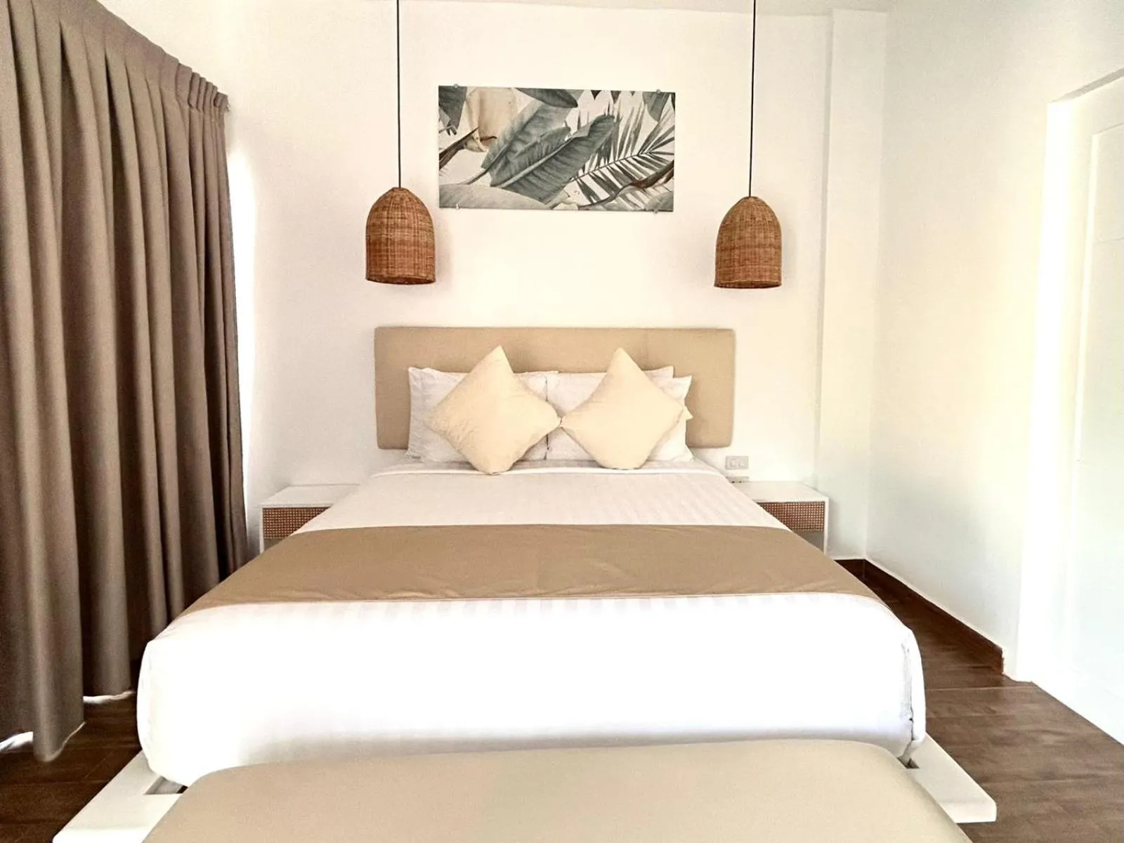 Bed in Pineale Villas, Resort and Spa