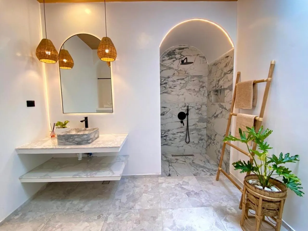 Bathroom in Pineale Villas, Resort and Spa