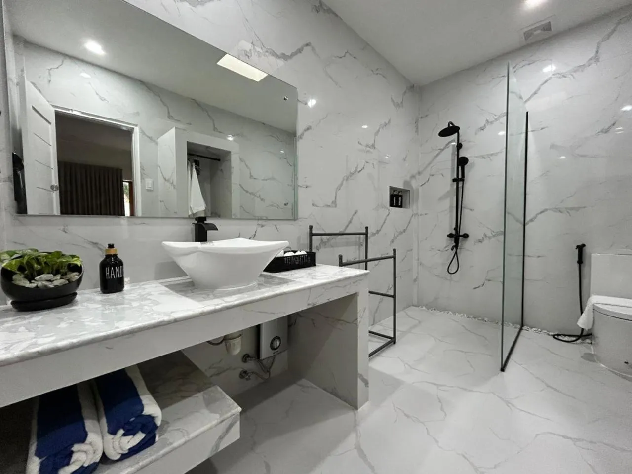 Bathroom in Pineale Villas, Resort and Spa