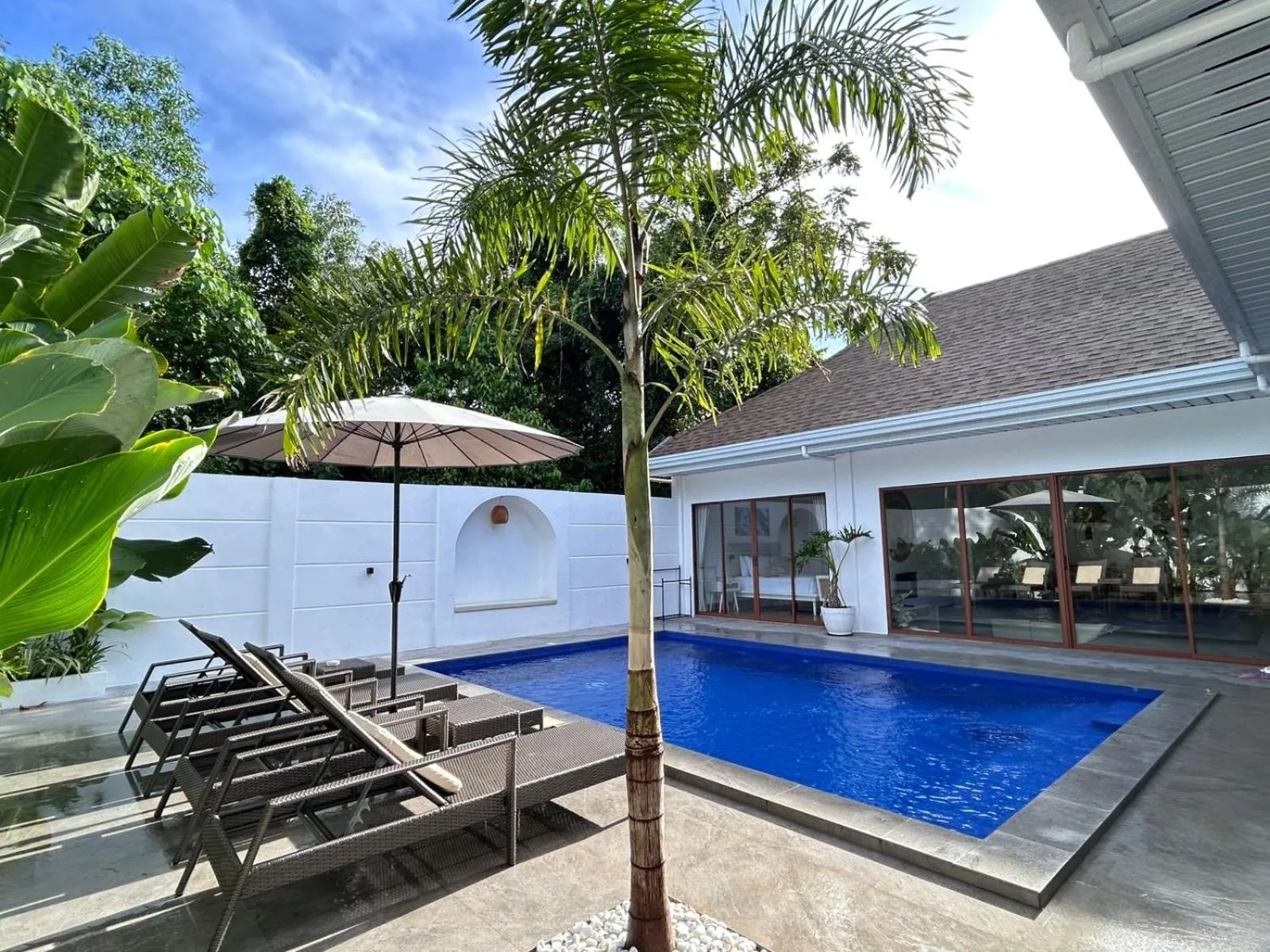 Swimming pool in Pineale Villas, Resort and Spa