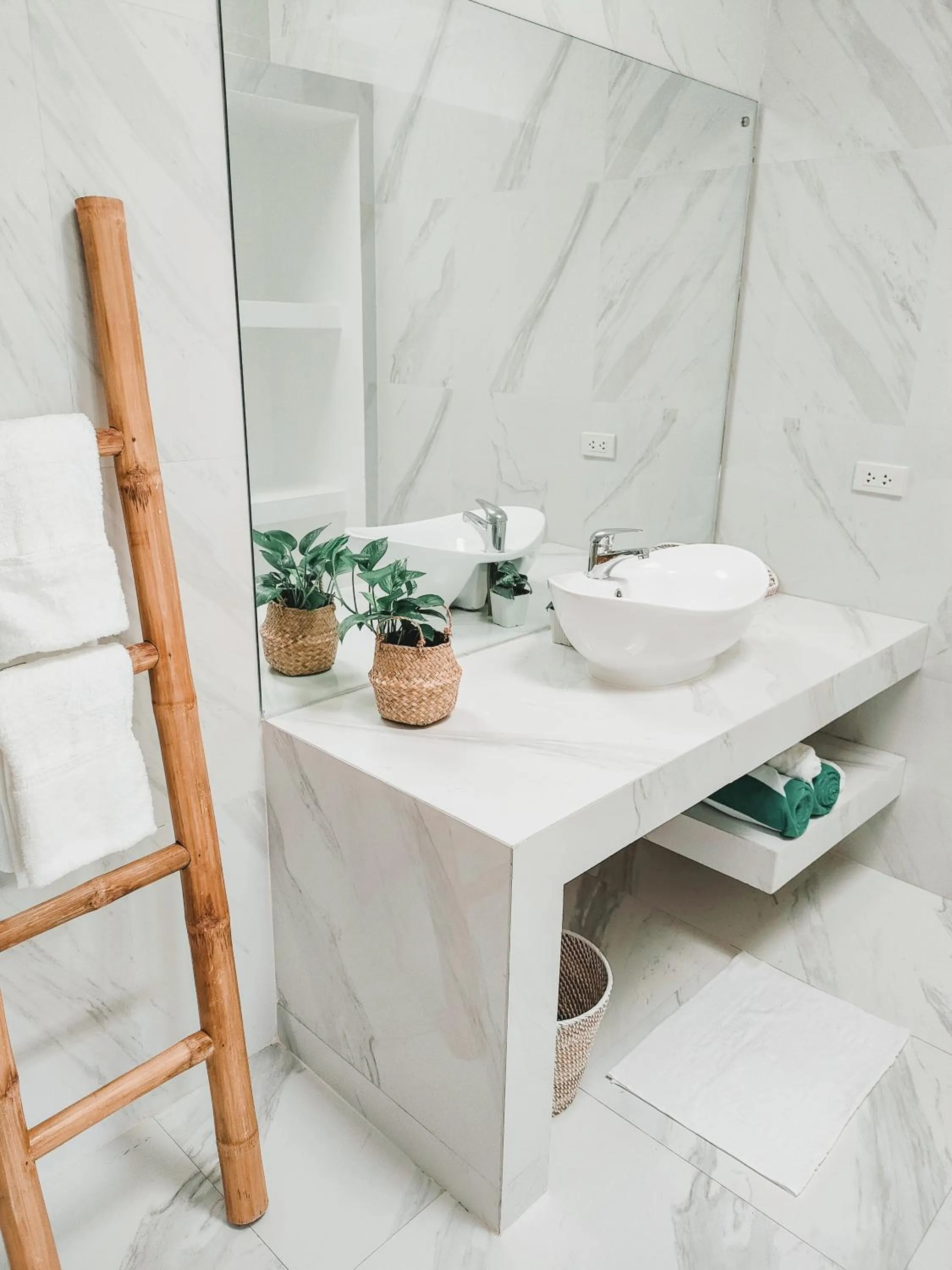 Toilet in Pineale Villas, Resort and Spa