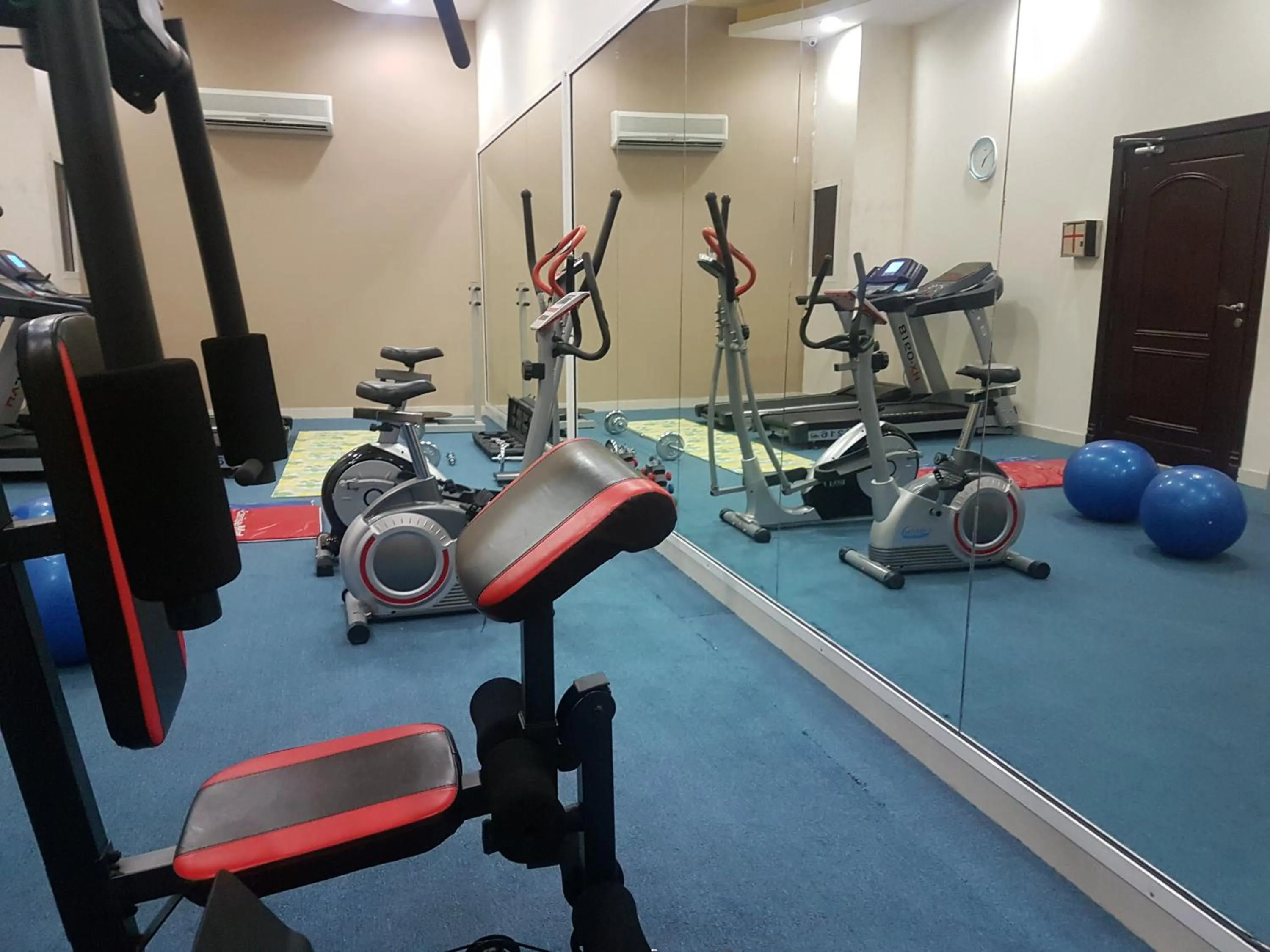 Fitness centre/facilities in Royal Gardens Hotel