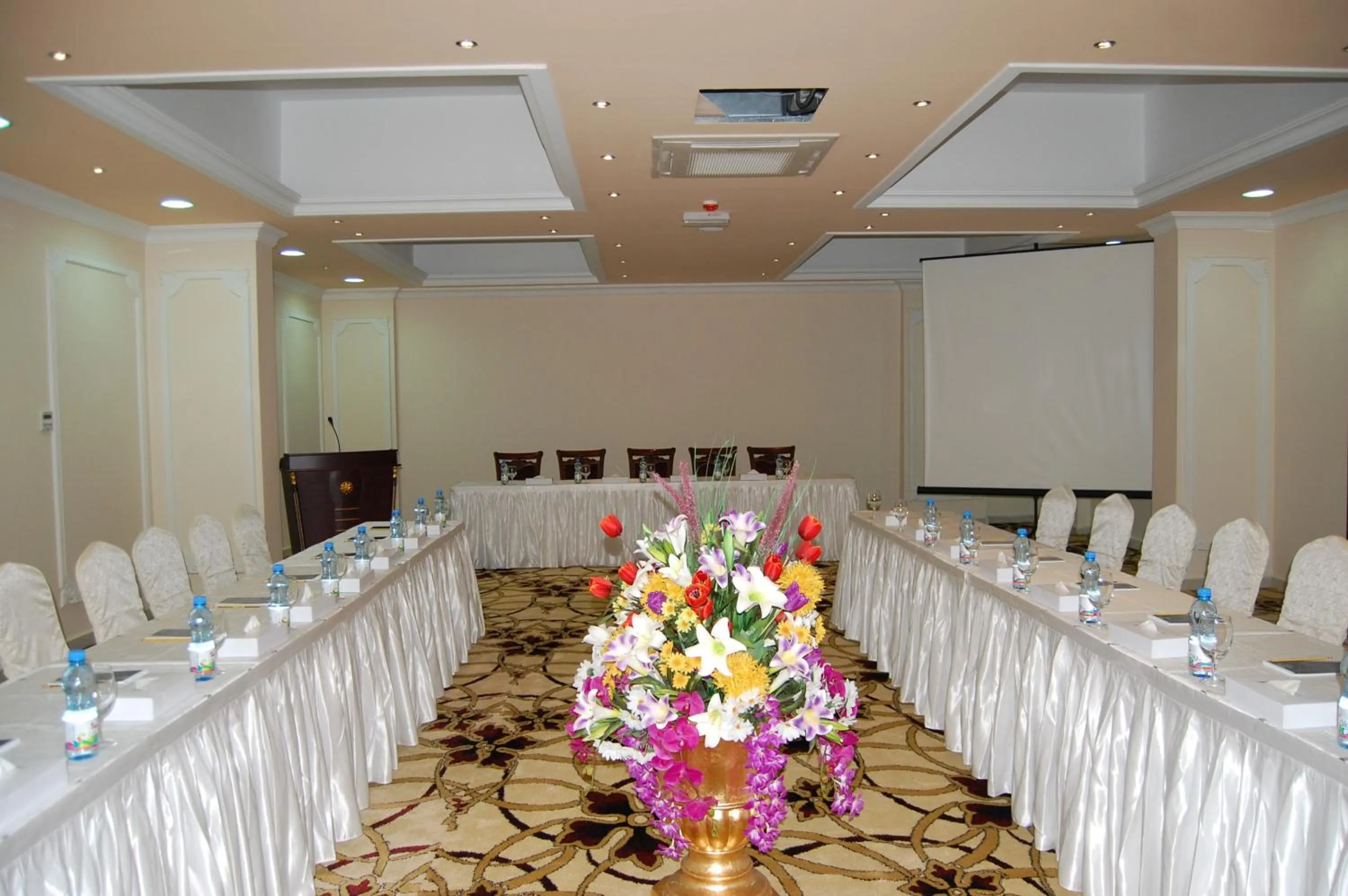 Banquet/Function facilities in Royal Gardens Hotel