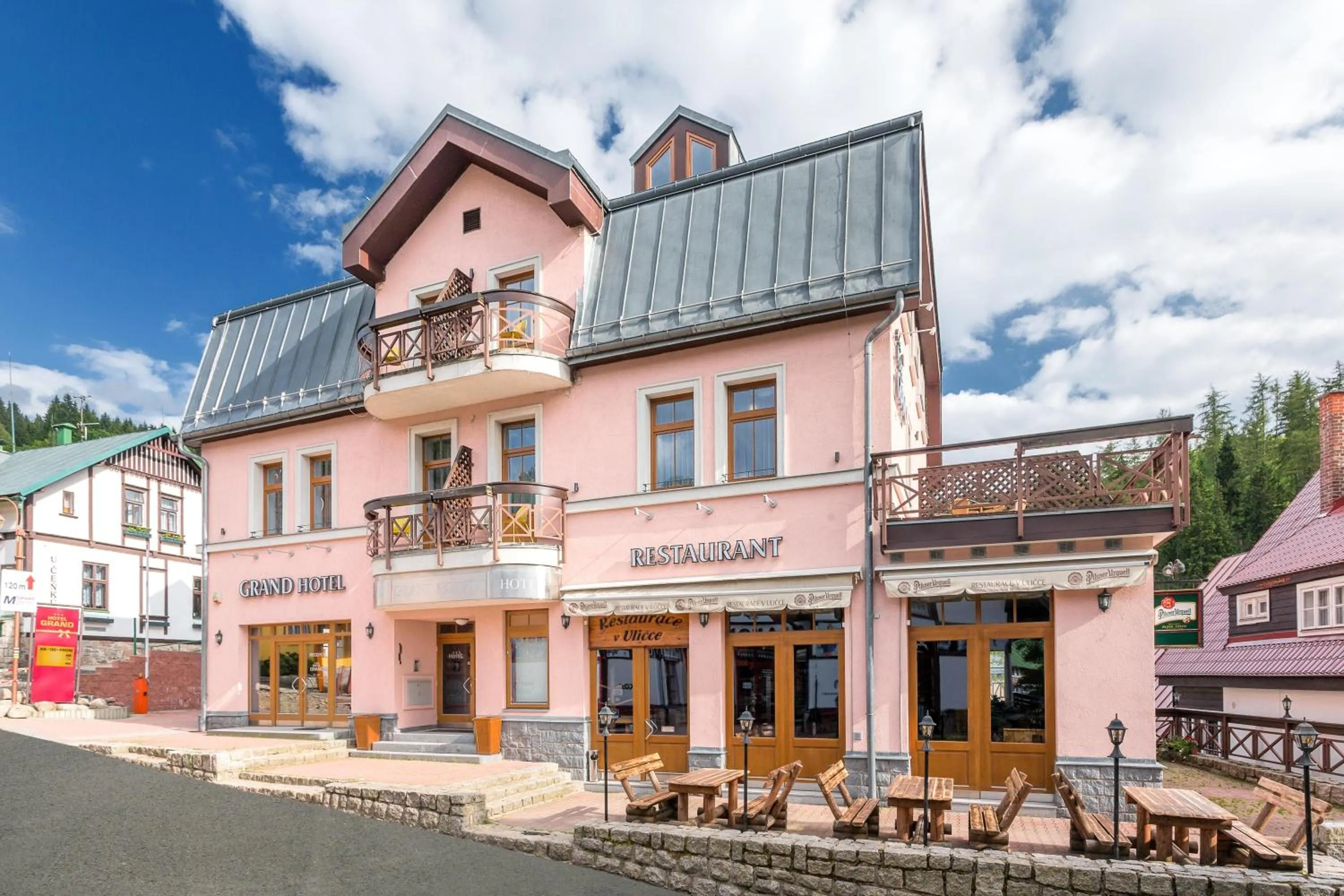 Facade/entrance in Wellness Hotel Grand