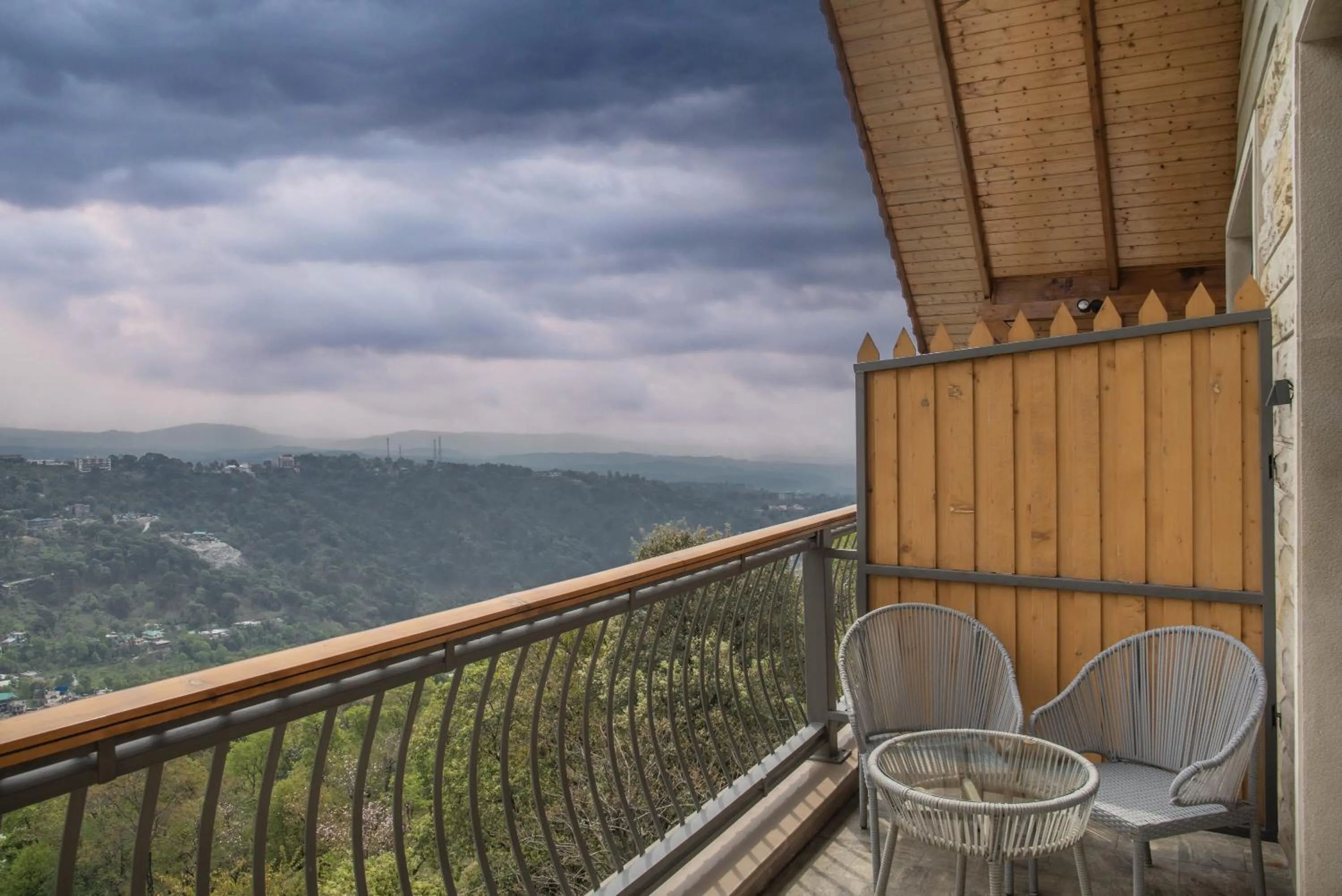 Natural landscape in Echor Mandara TreeVilla Dharamshala