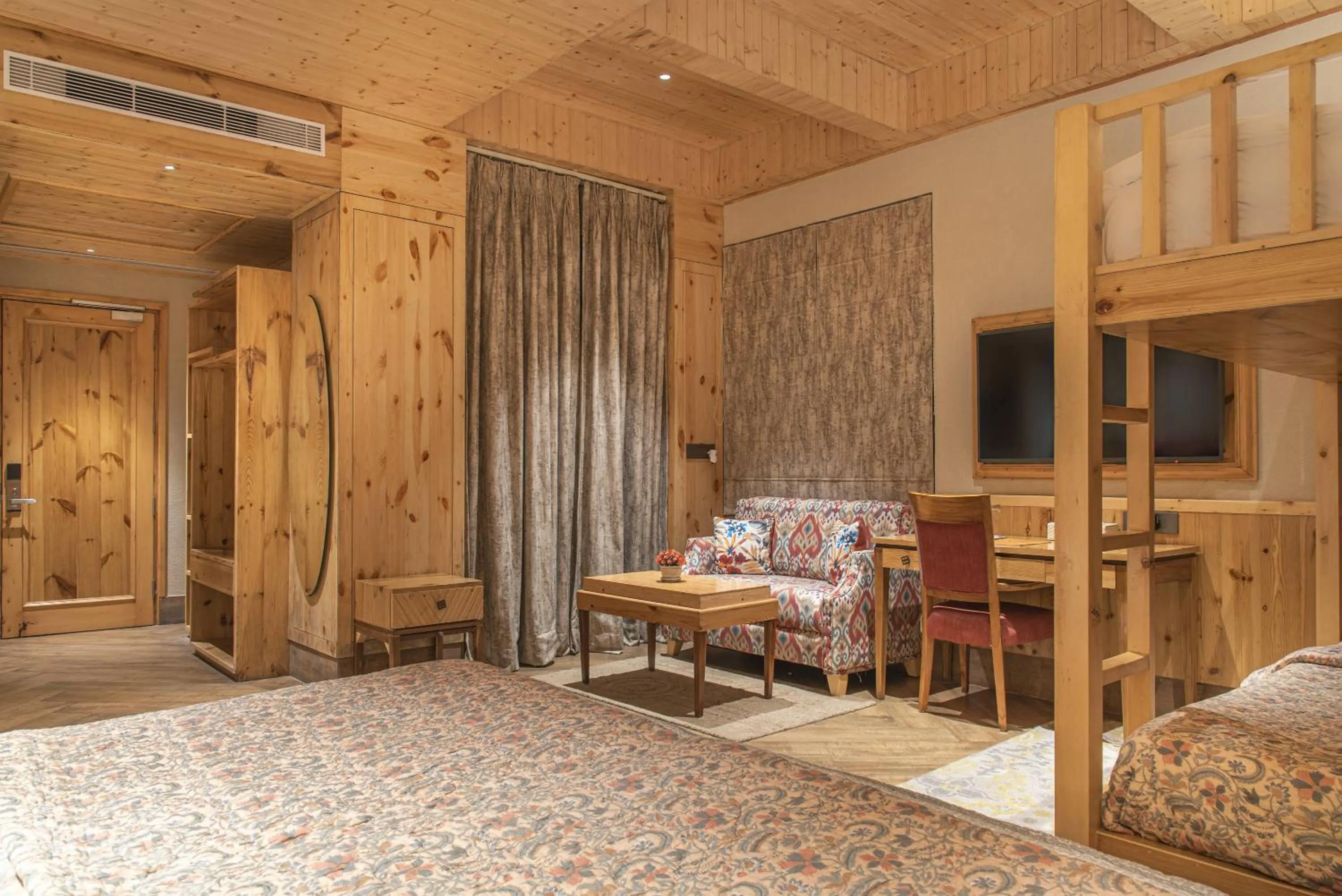 TV and multimedia, Bed in Echor Mandara TreeVilla Dharamshala