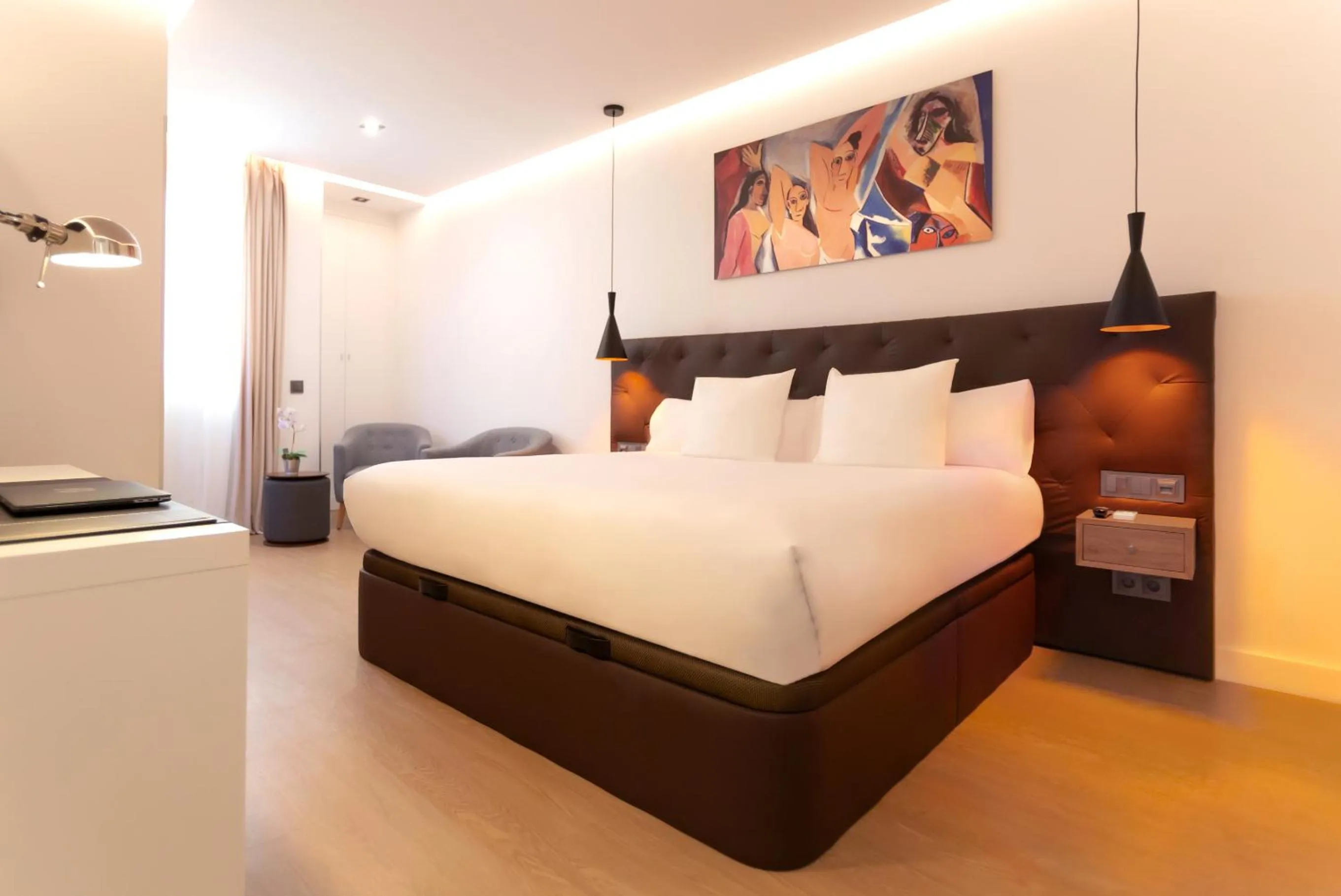 Photo of the whole room, Bed in Woohoo Rooms Boutique Sol