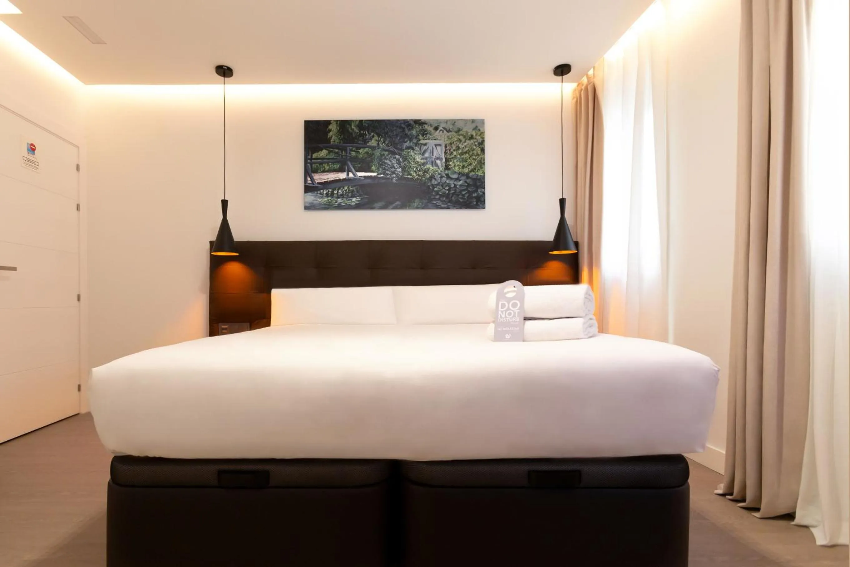 Bed in Woohoo Rooms Boutique Sol