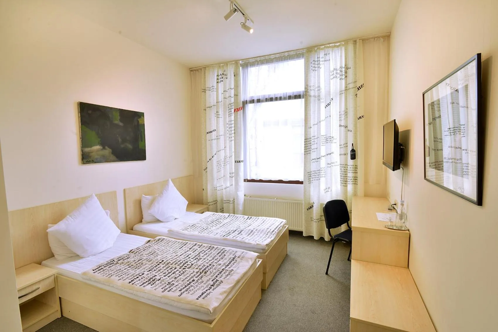 Day, Bed in Berlin ART Hotel