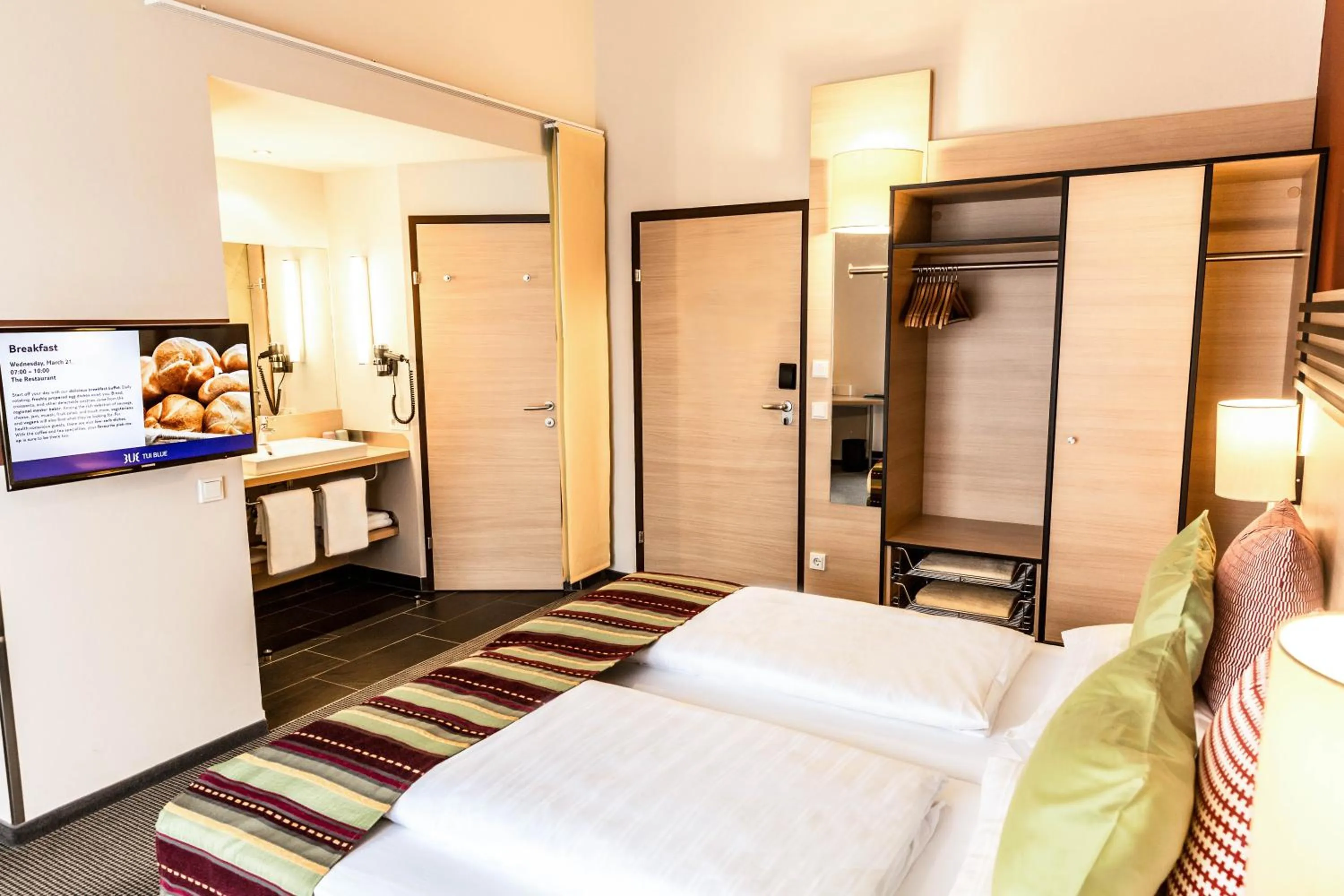 Bathroom, Bed in TUI BLUE Schladming