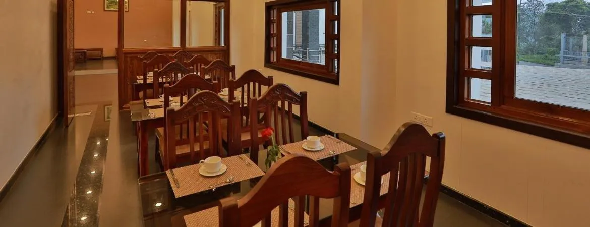 Coffee/tea facilities, Restaurant/Places to Eat in Lemon Grass Inn