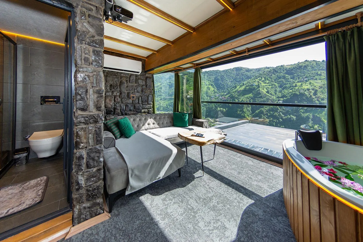 Natural landscape in Pavri suit bungalov