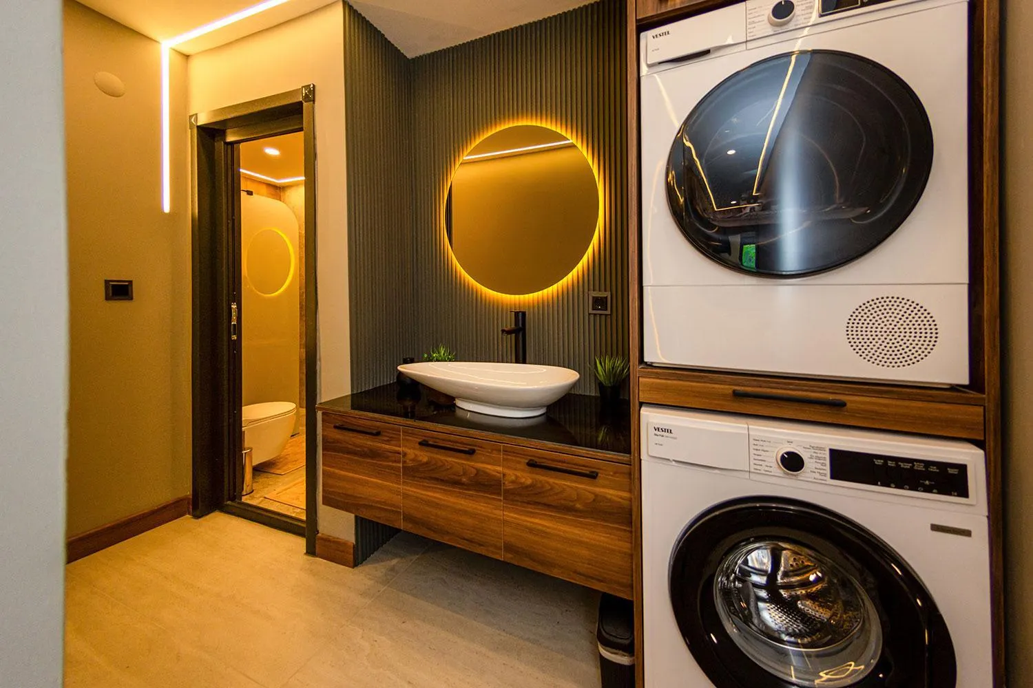 Toilet in Pavri suit bungalov