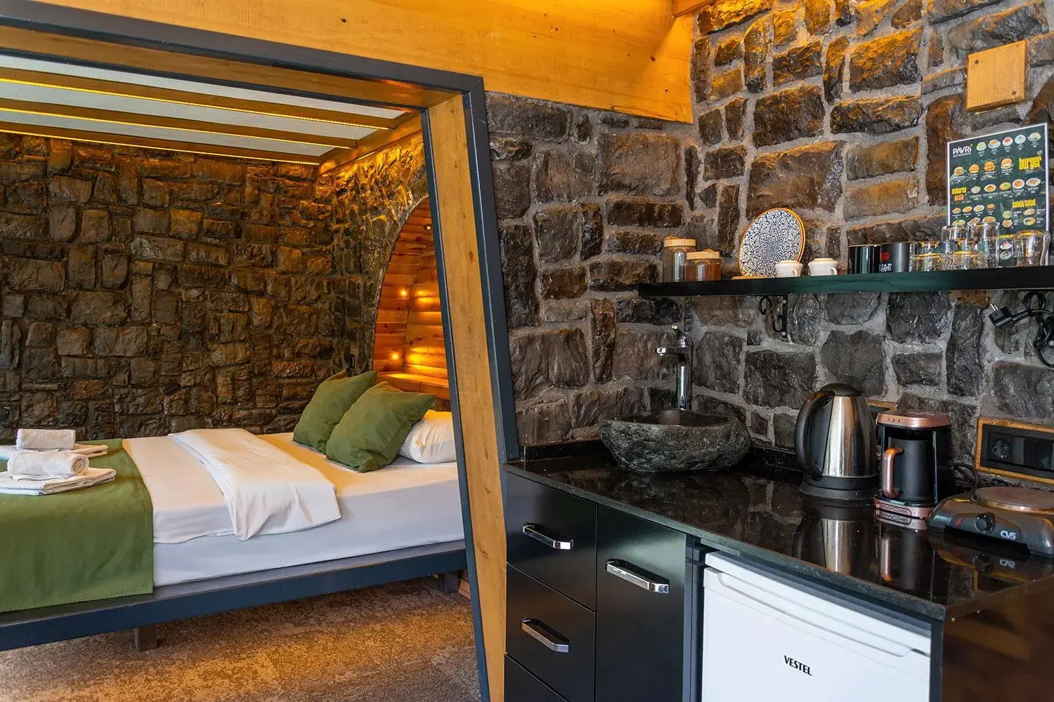 Double Room with Lake View in Pavri suit bungalov Double Room with Lake View in Pavri suit bungalov