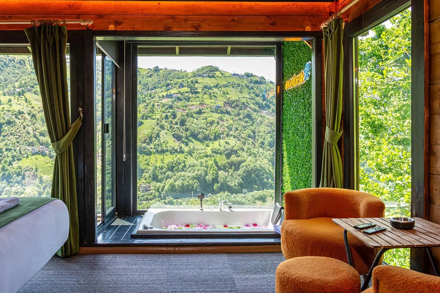 Spring in Pavri suit bungalov