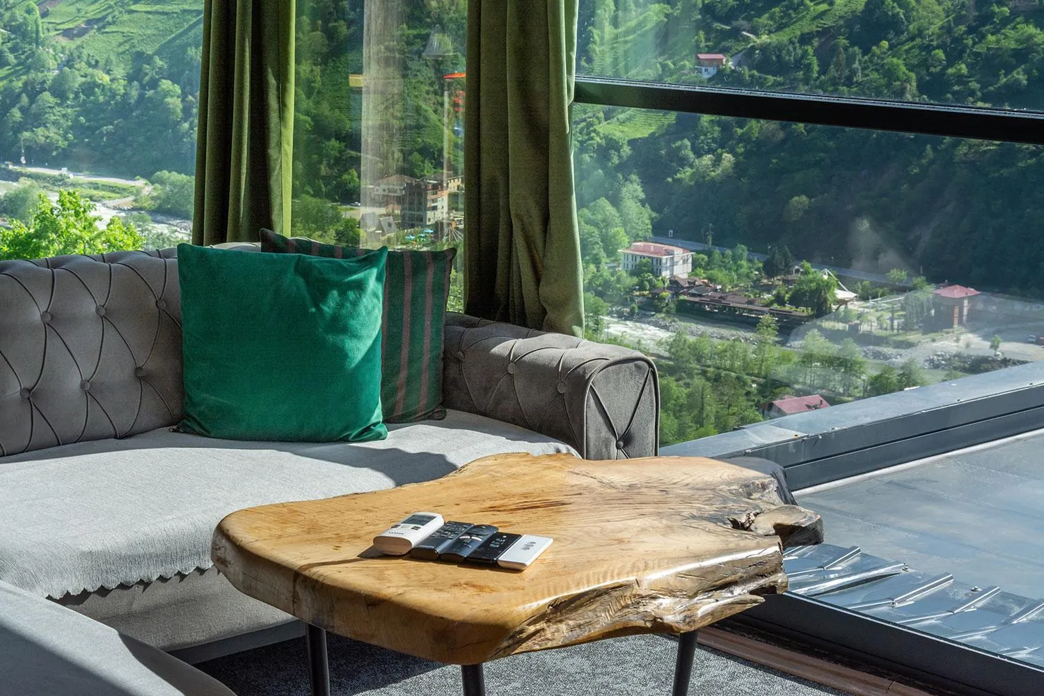 Sea view in Pavri suit bungalov