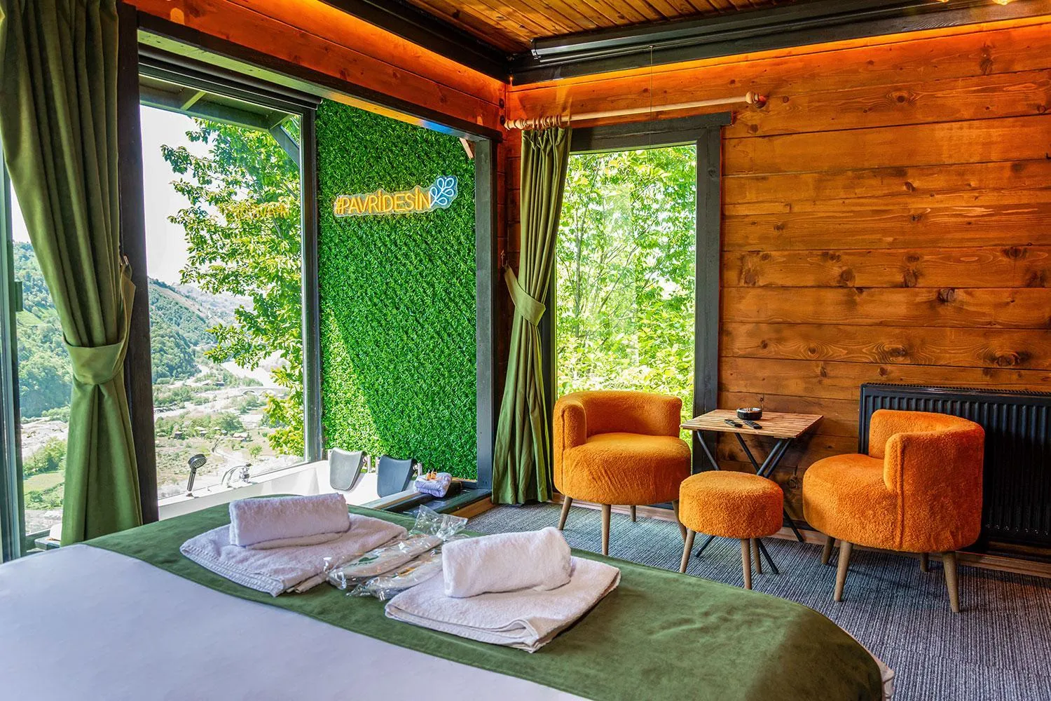 Bed in Pavri suit bungalov