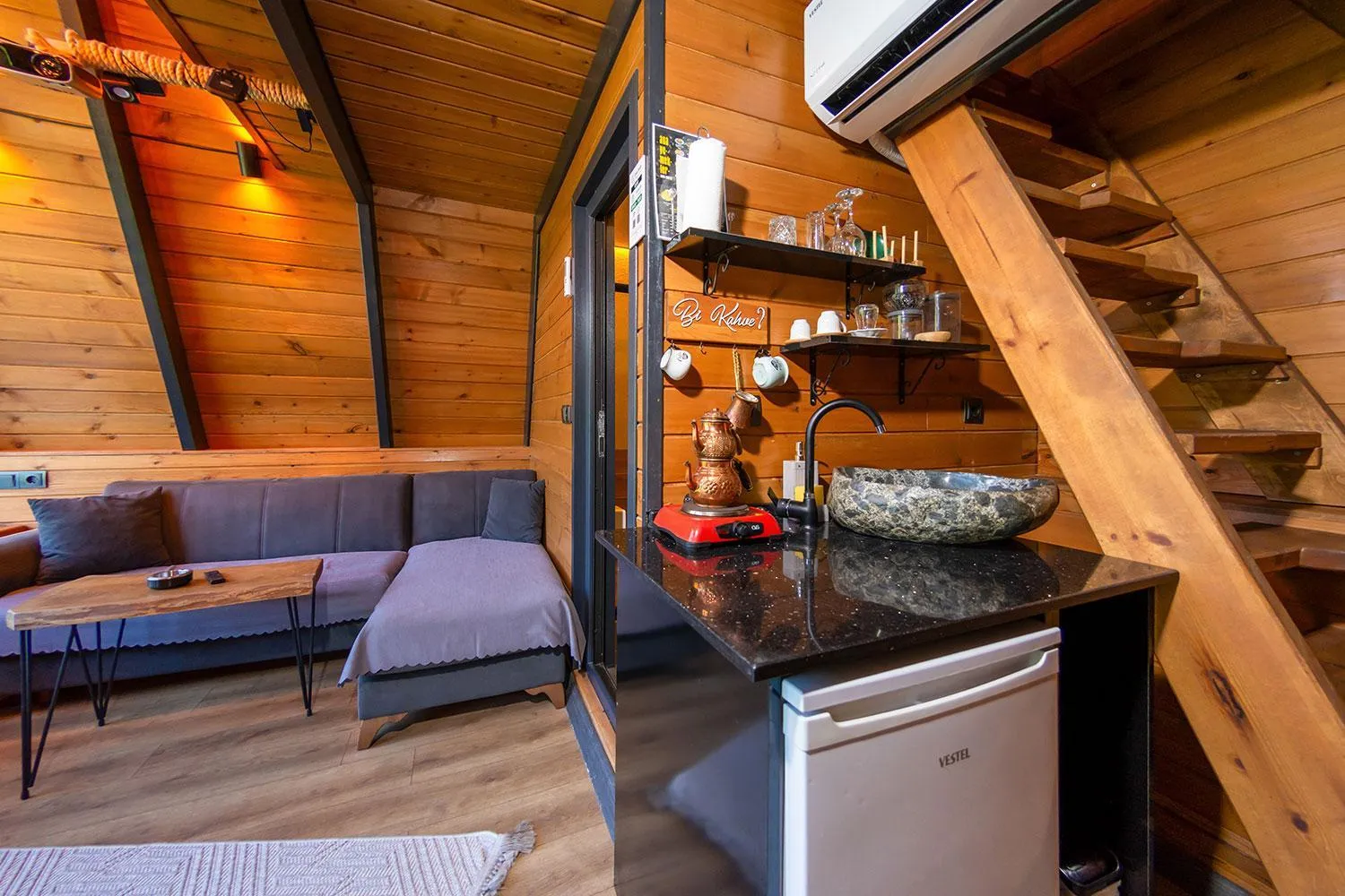 Coffee/tea facilities in Pavri suit bungalov