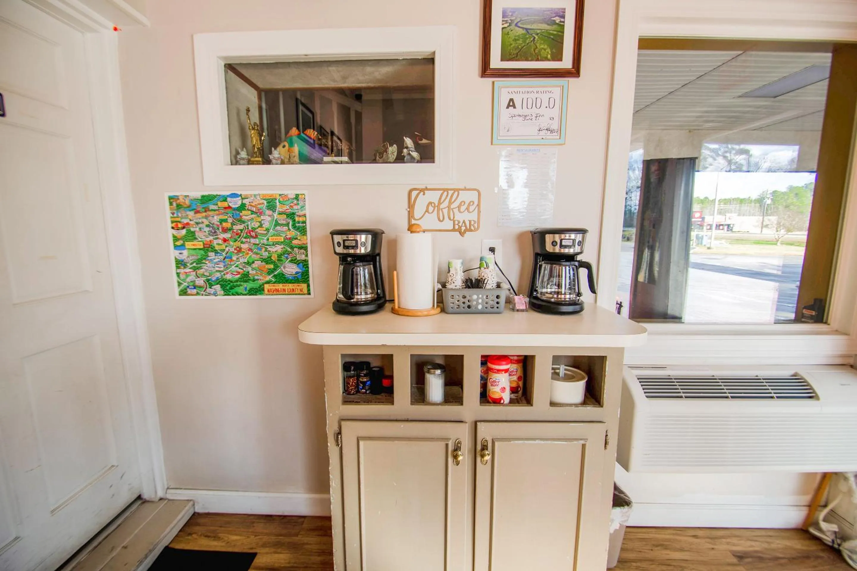 Lobby or reception in Sportsman's Inn Plymouth 252-793-3095