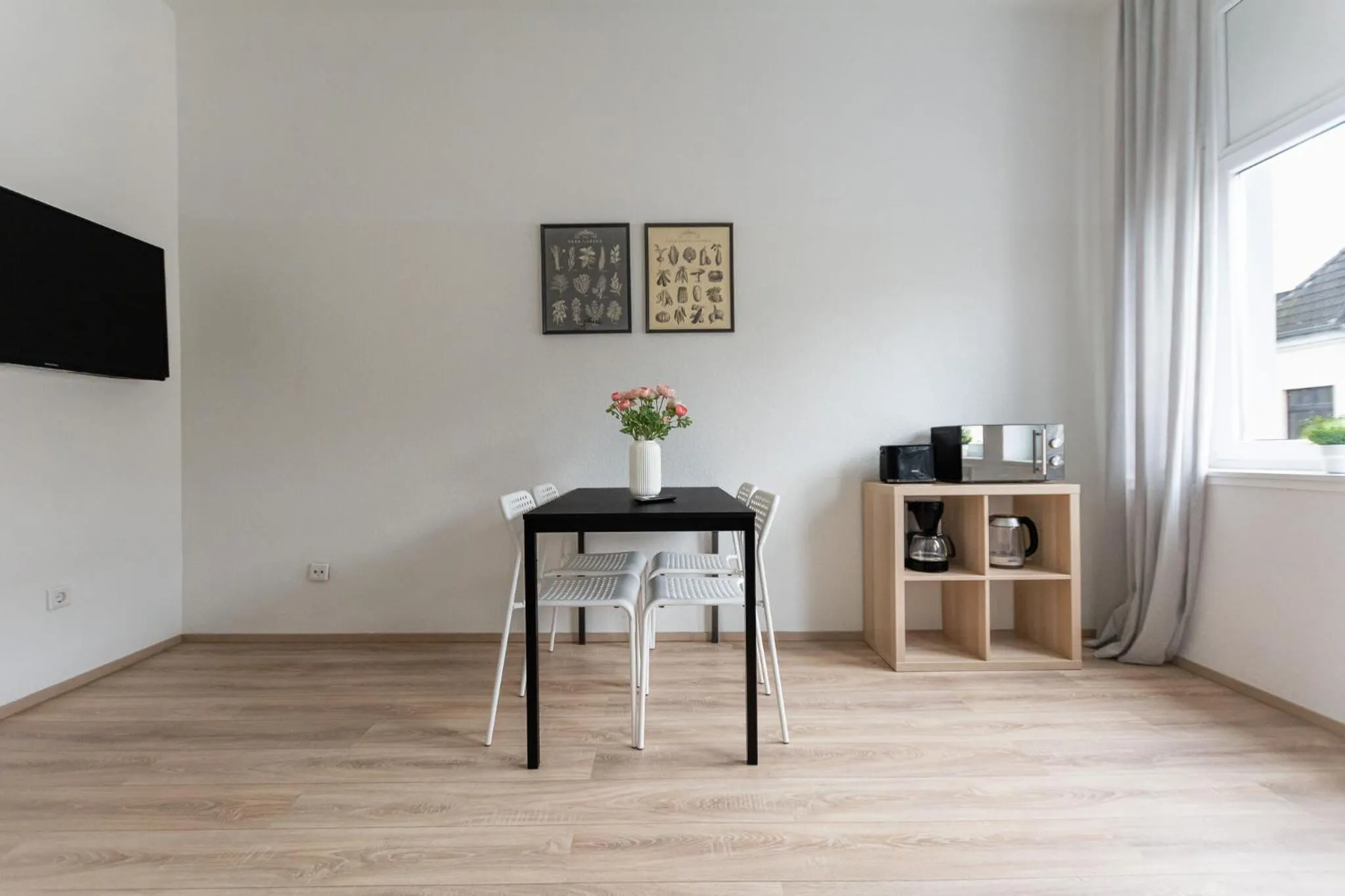 TV and multimedia in T&K Apartments - Apartments 20 Min to MESSE DUS