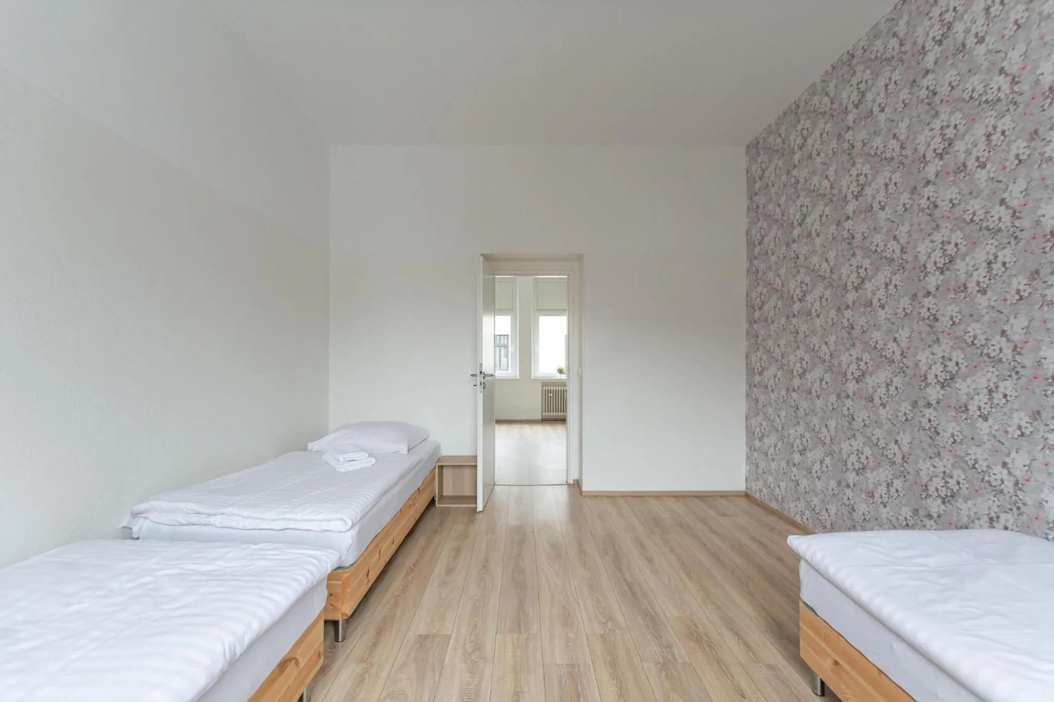 Photo of the whole room, Bed in T&K Apartments - Apartments 20 Min to MESSE DUS
