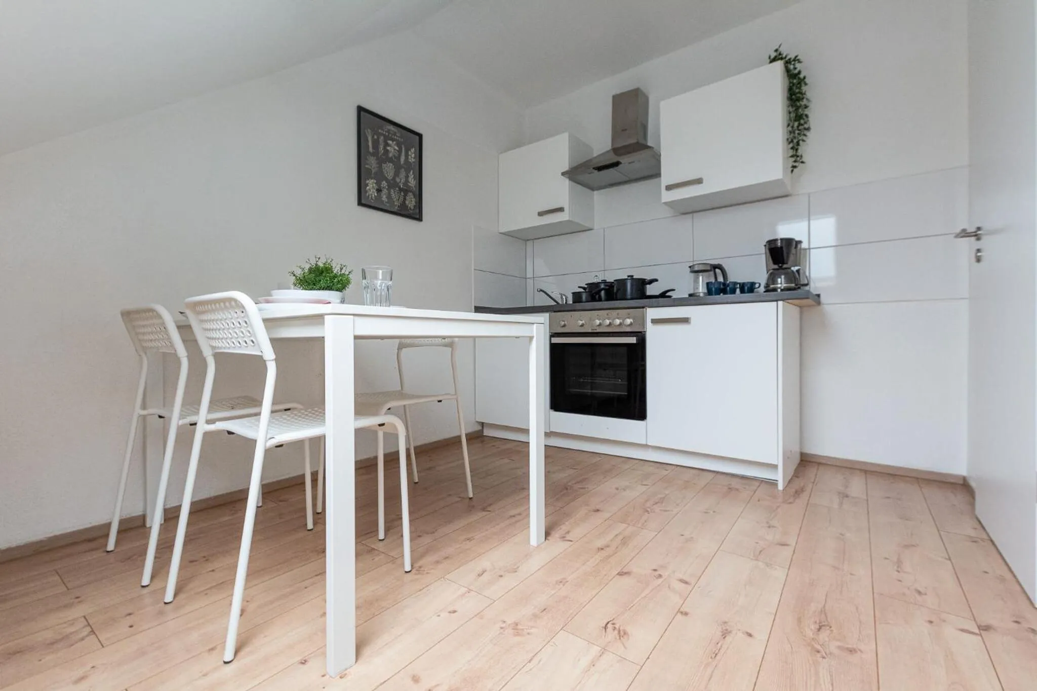 Kitchen or kitchenette in T&K Apartments - Apartments 20 Min to MESSE DUS