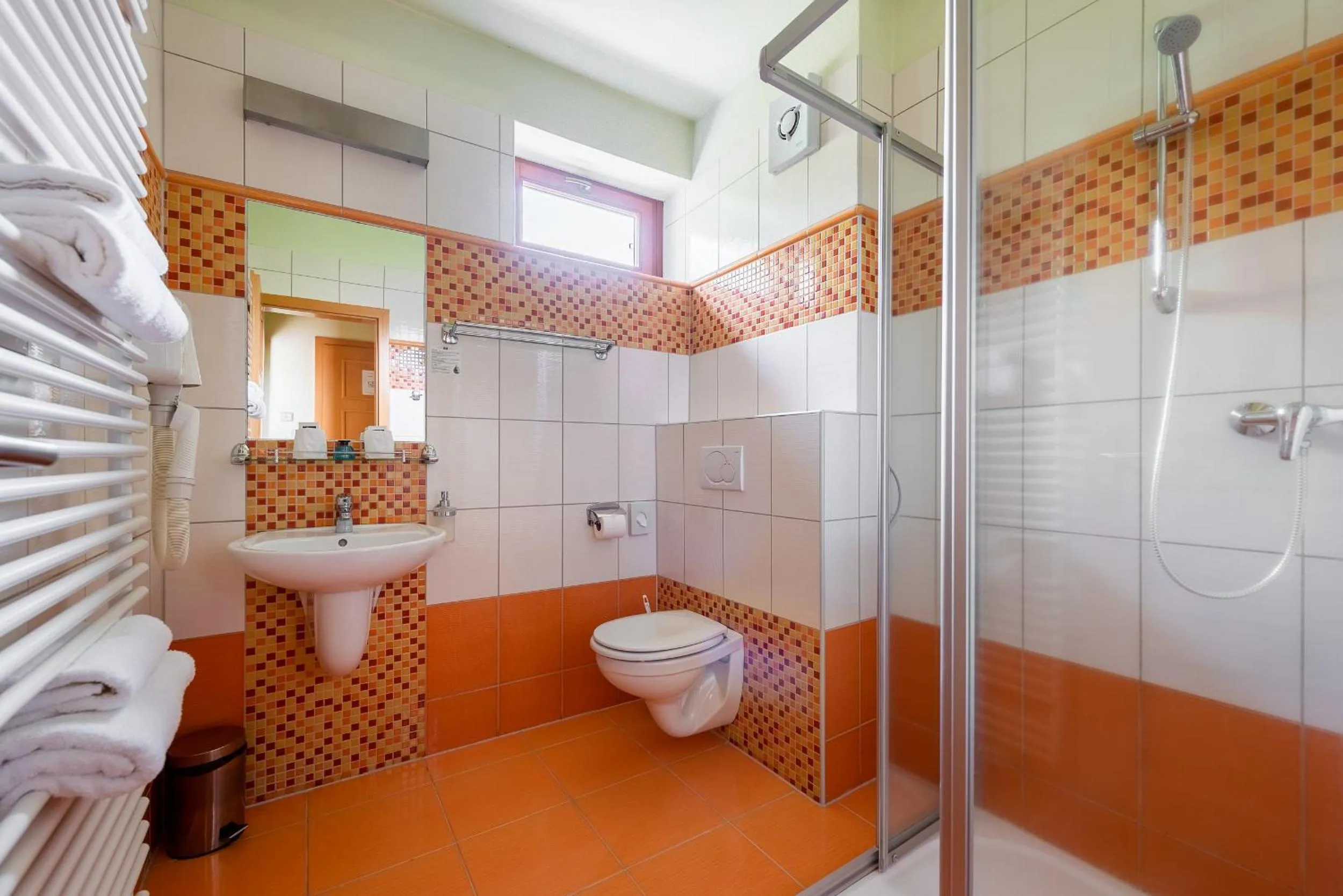 Toilet in Jan Maria Hotel