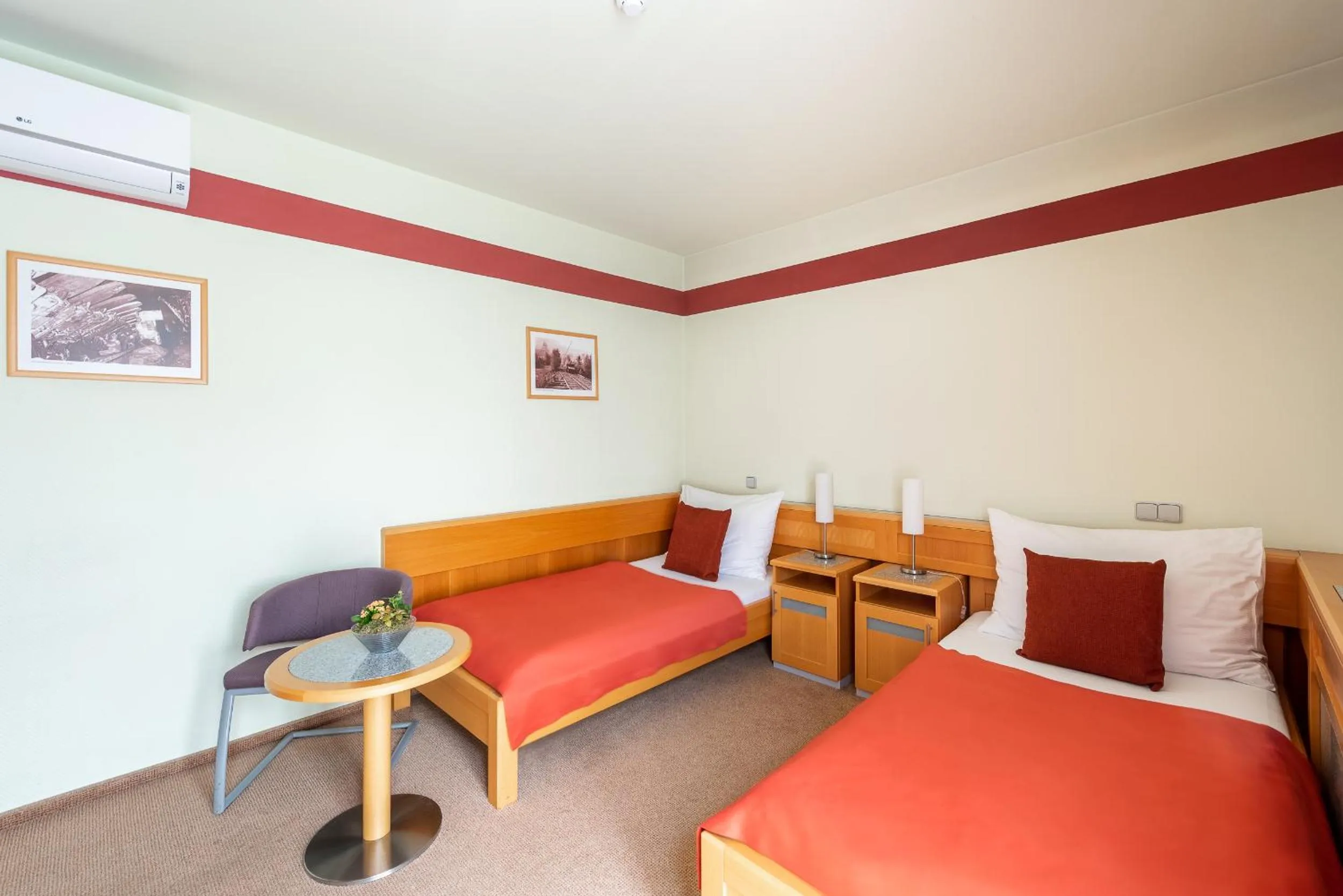 Photo of the whole room, Bed in Jan Maria Hotel