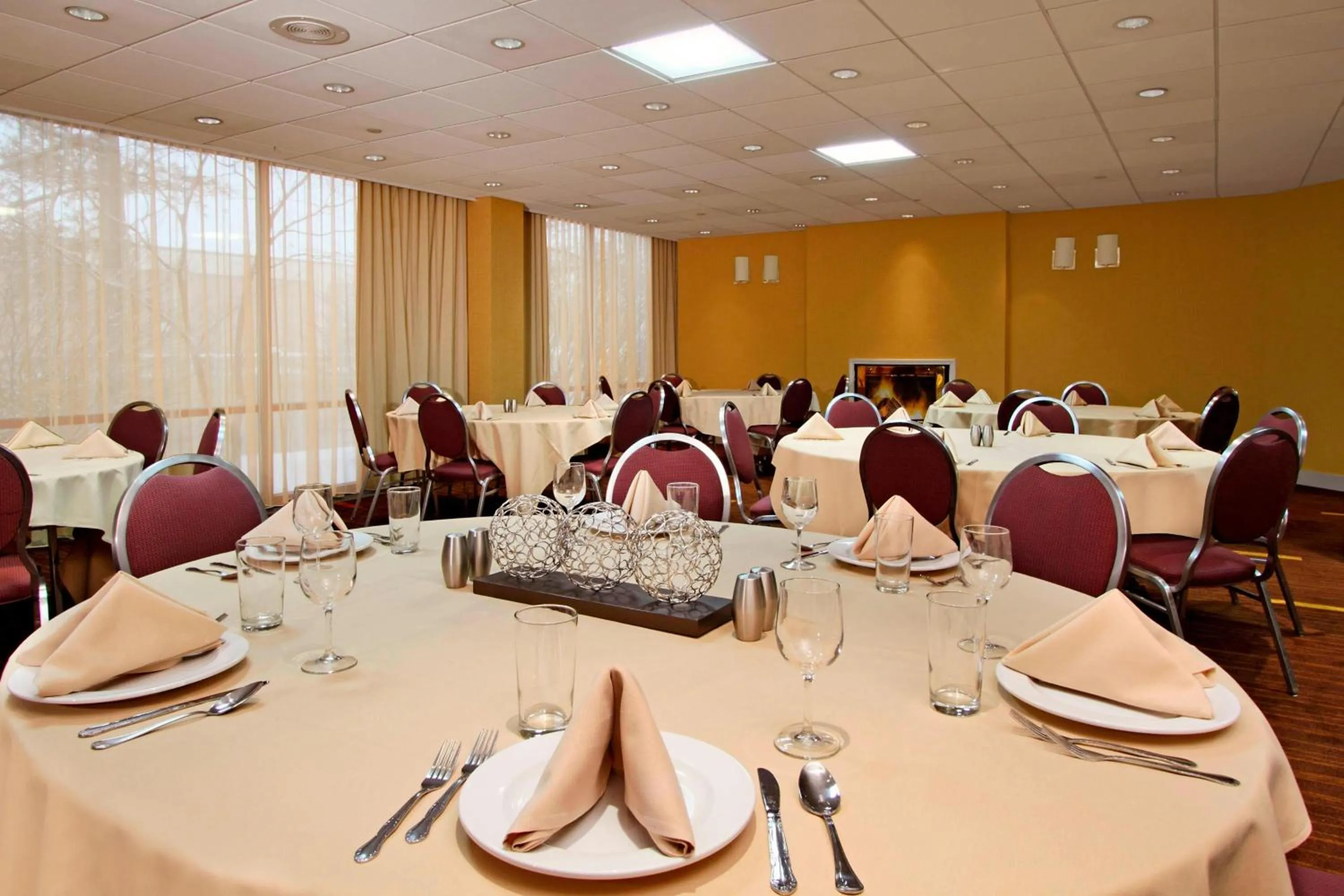 Meeting/conference room in Courtyard by Marriott Lyndhurst/Meadowlands