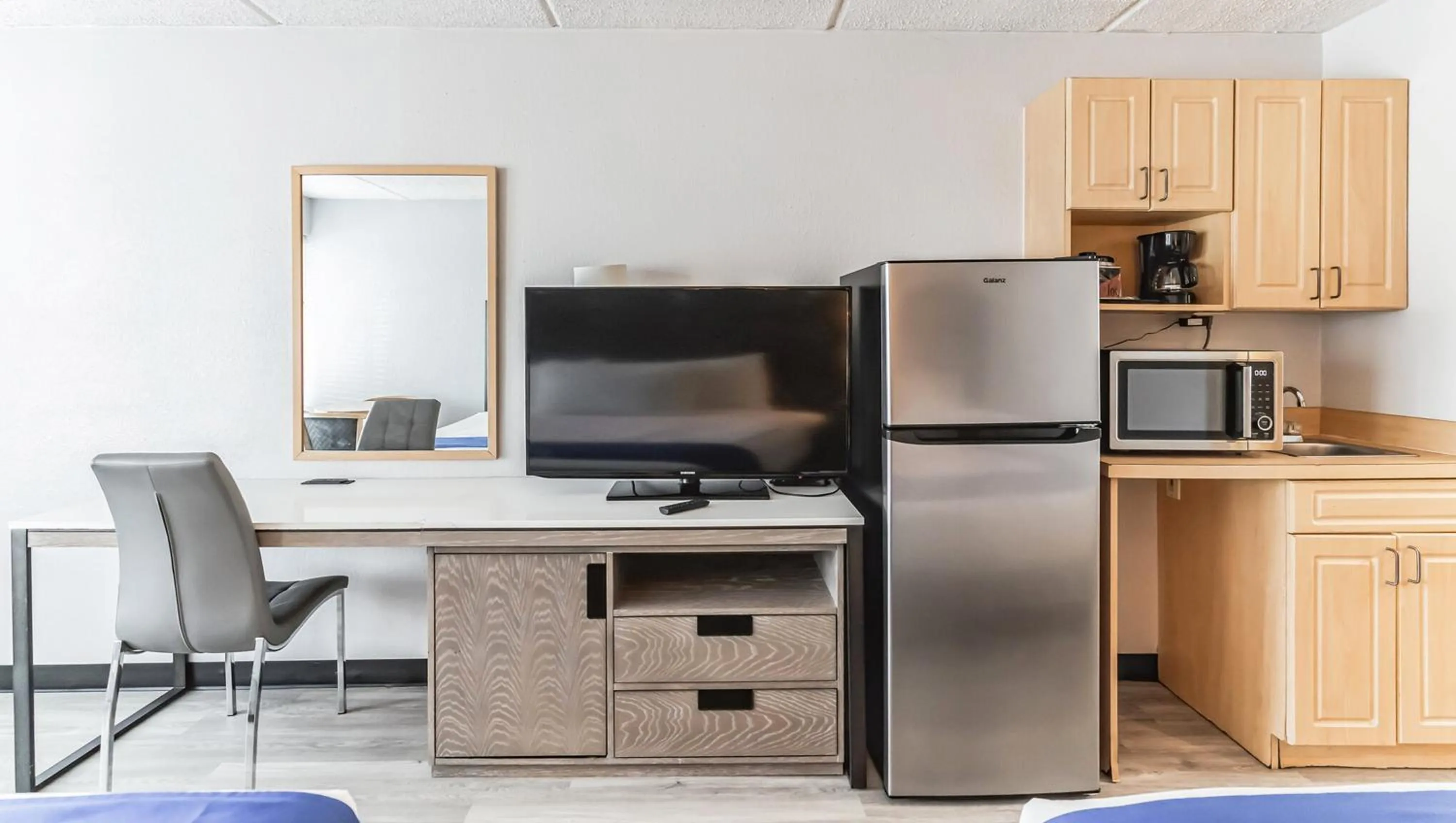 Kitchen or kitchenette in Home 1 Suites Extended Stay - Kissimmee