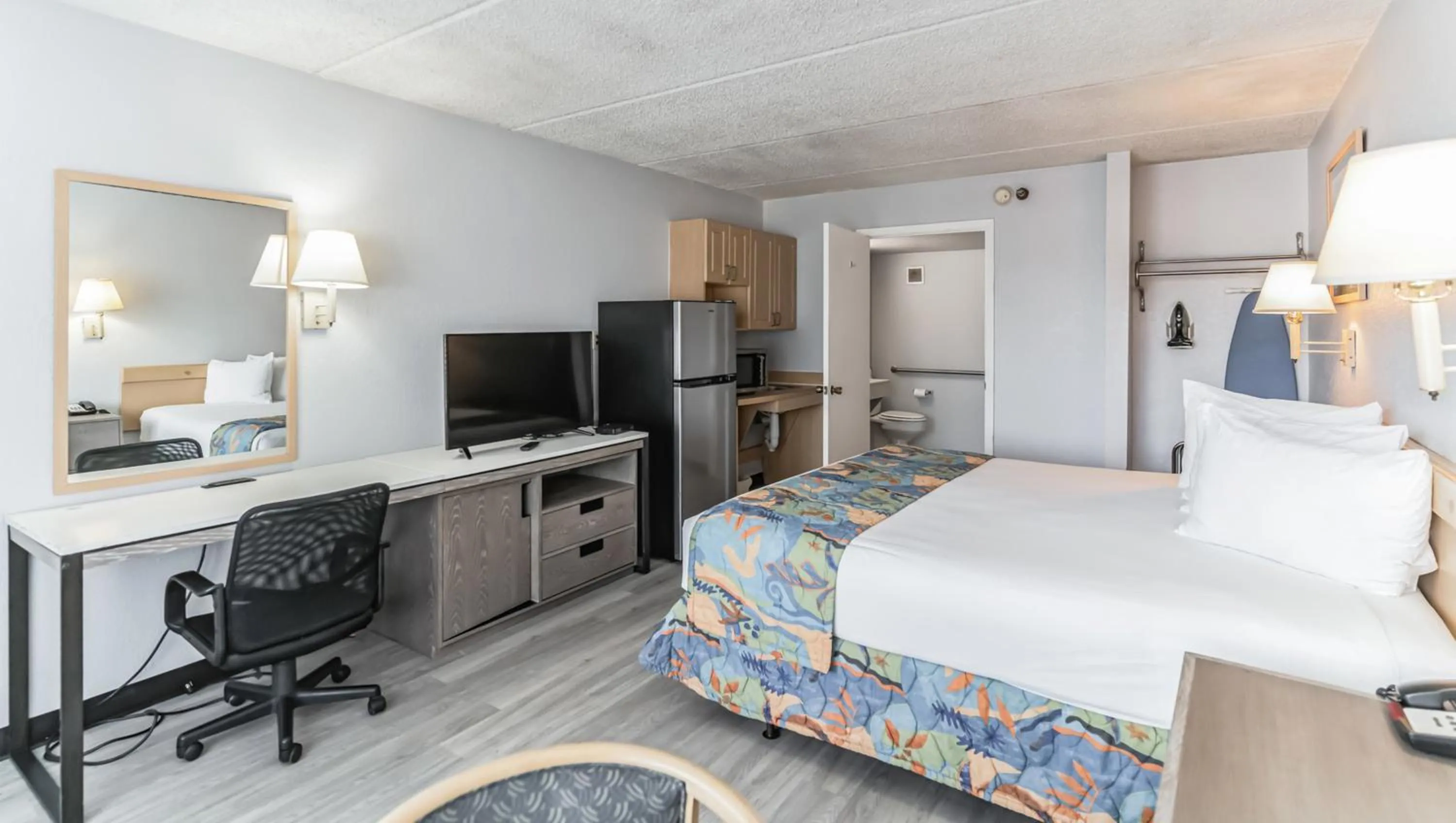 Bedroom, Bed in Home 1 Suites Extended Stay - Kissimmee