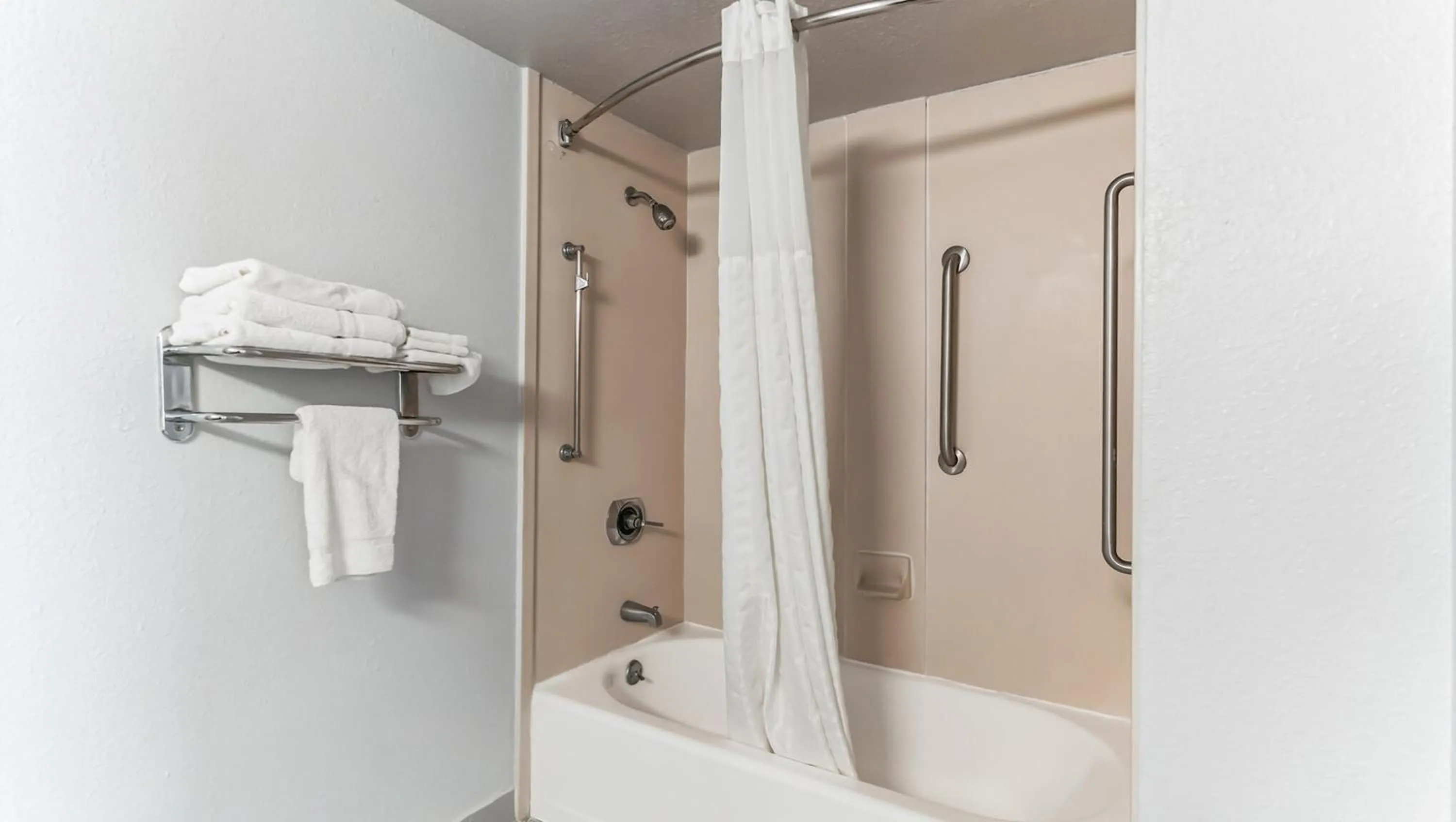 Bathroom in Home 1 Suites Extended Stay - Kissimmee