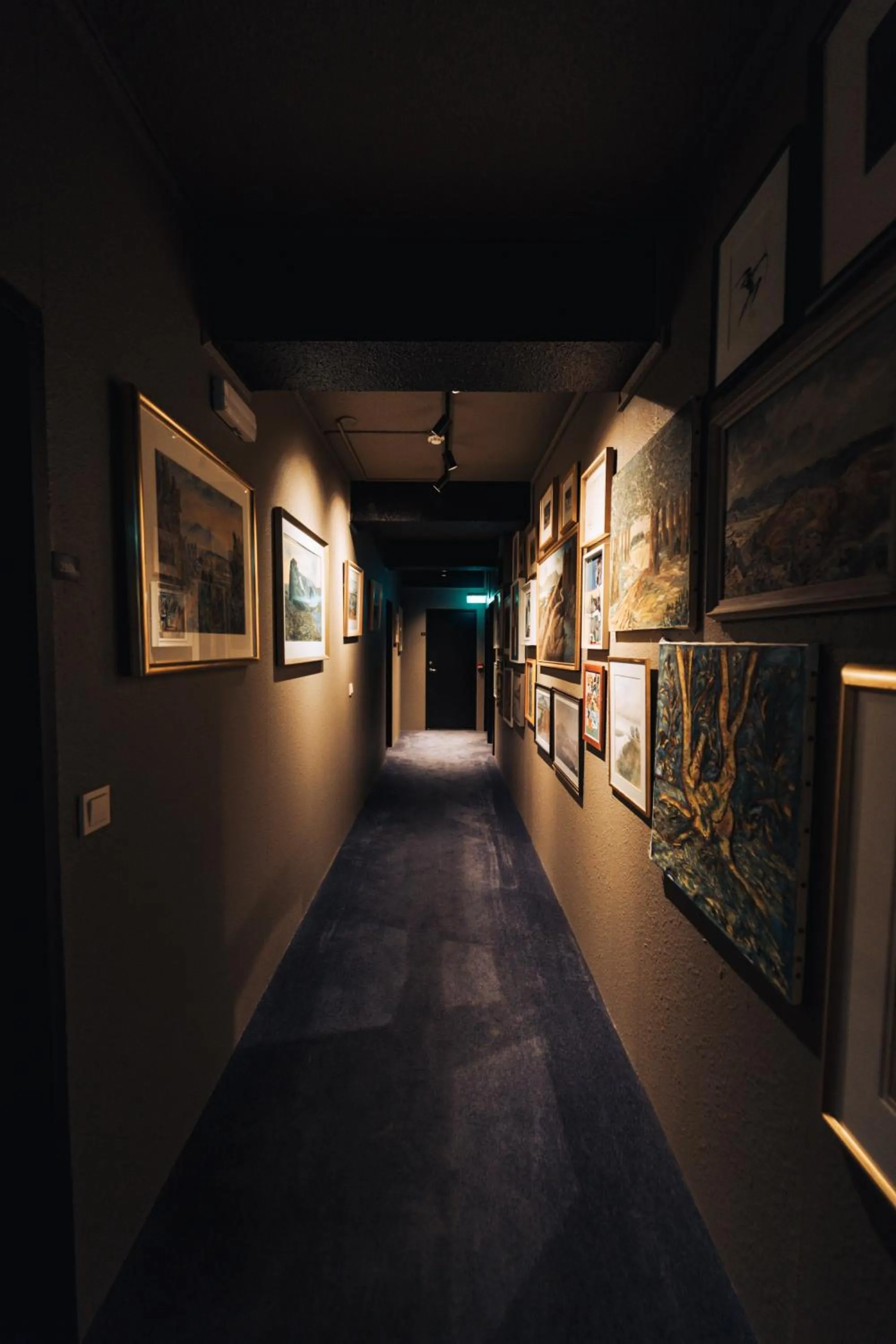 Facade/entrance in Brim Hotel